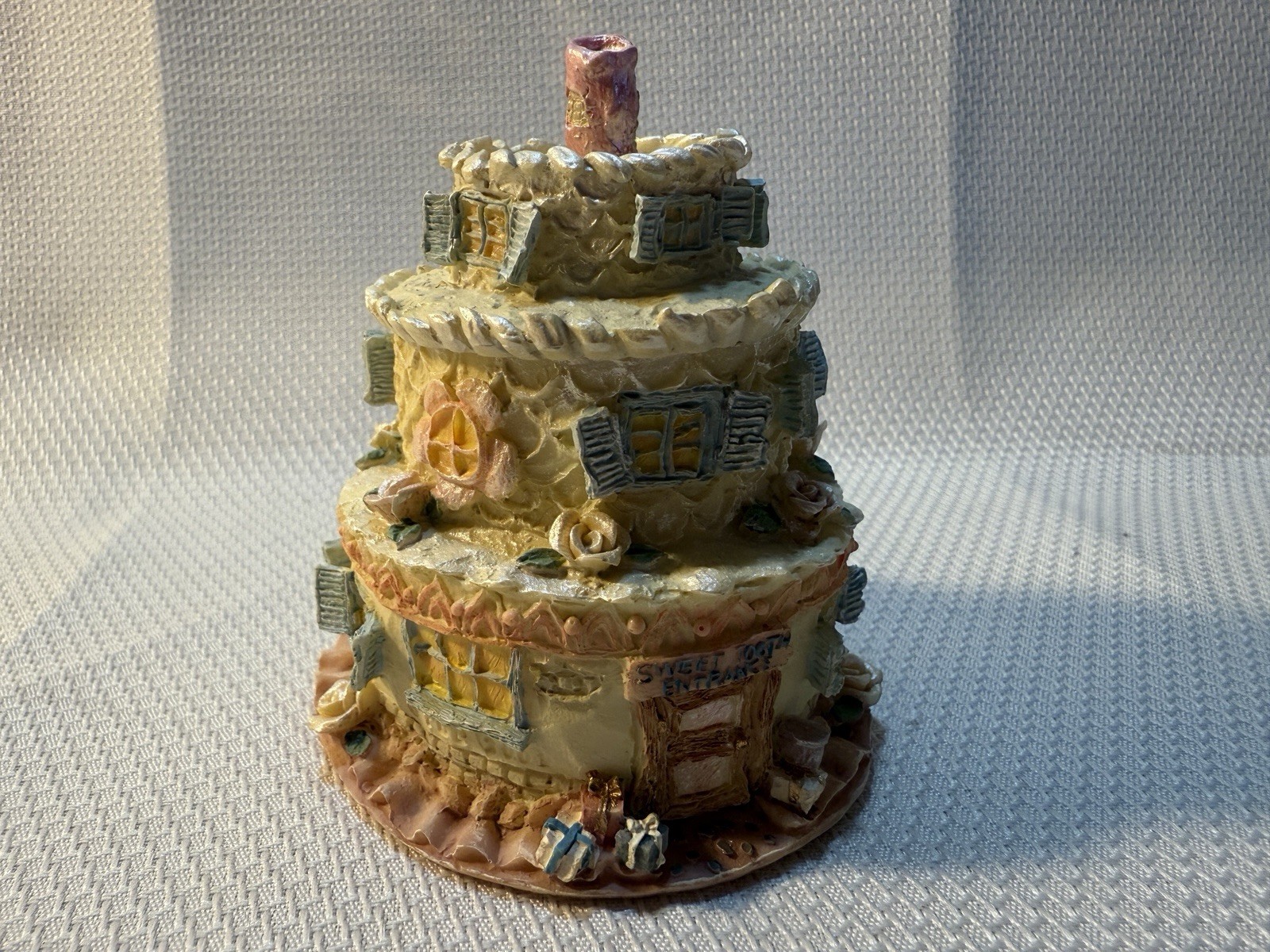 Boyds Bear Route 33 1/3 Baileys Frosted Cottage 2E Figurine Village 19900