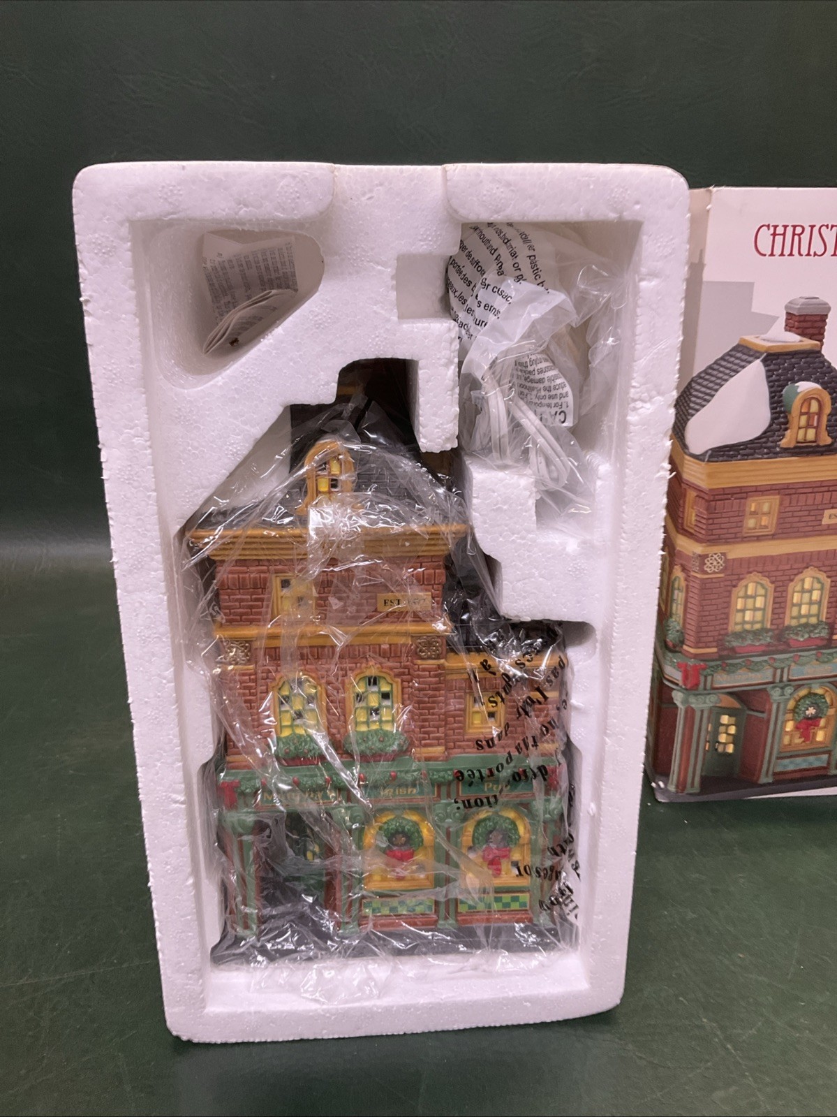 Department 56 Murphy’s Irish Pub Christmas in the City #4025241 Lighted