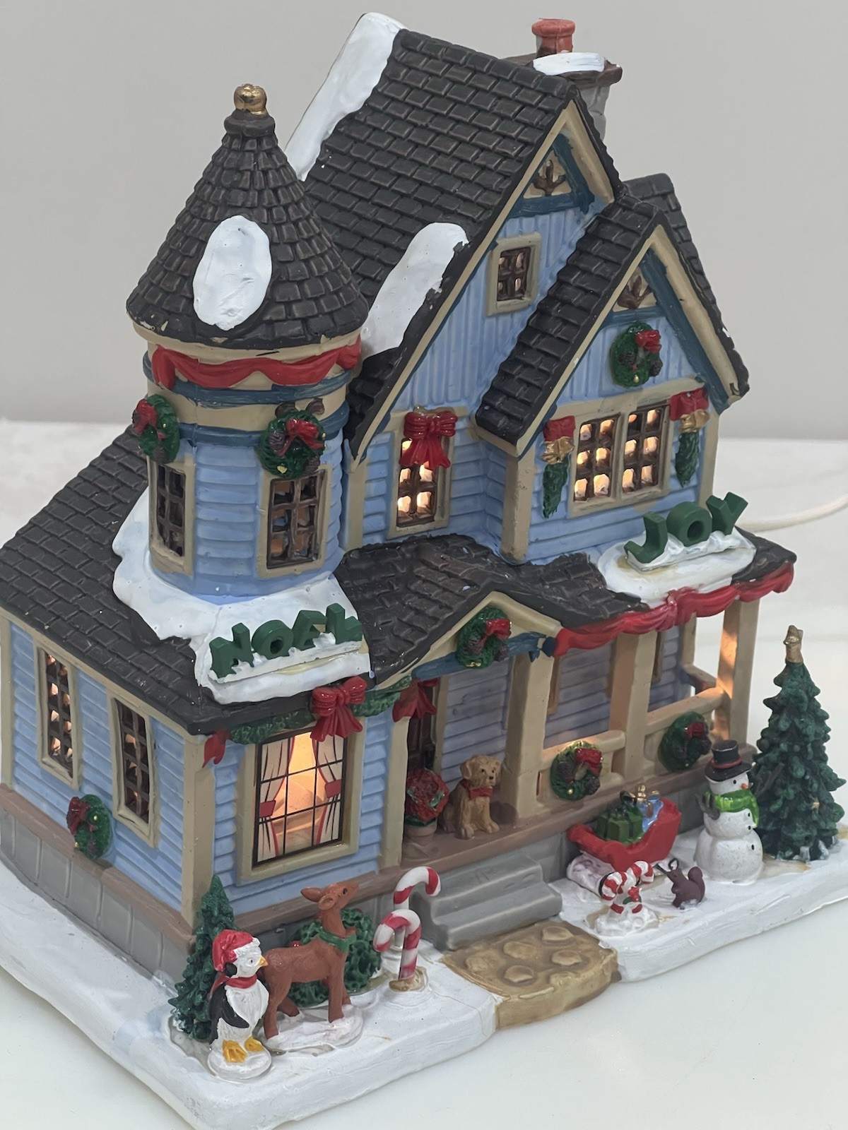 Lemax “Christmas Joy Residence” Porcelain Lighted Building 2023 Excellent & RARE