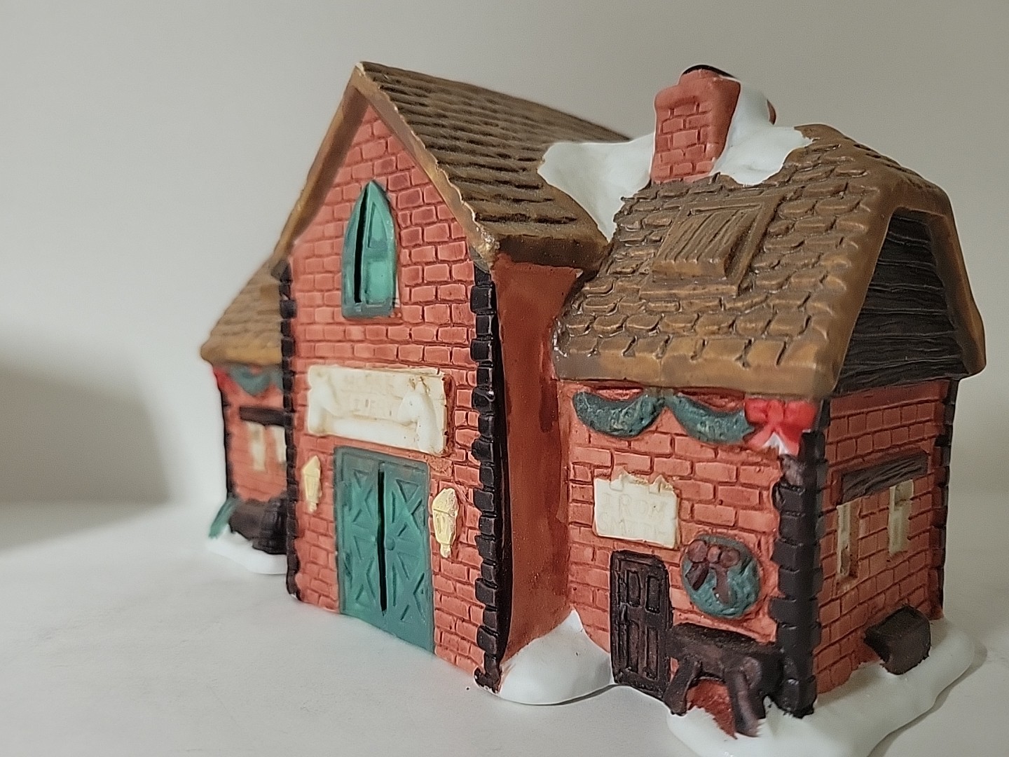 NOMA “Horse Livery” Hearthside Village Porcelain Lighted House 1992 w/Box
