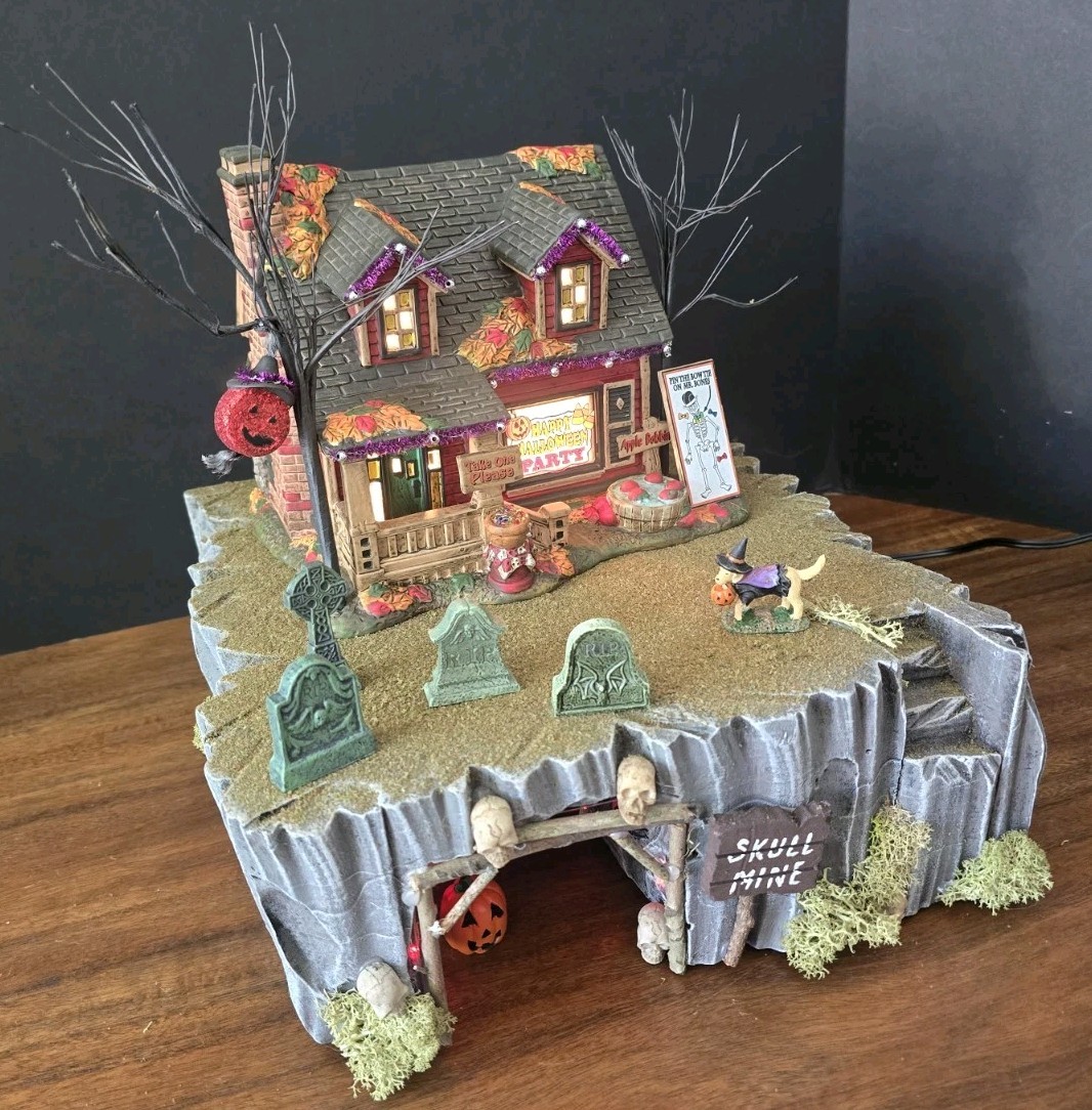 Halloween Village Display Platform “SKULL MINE” for Dept 56 Lemax Decoration