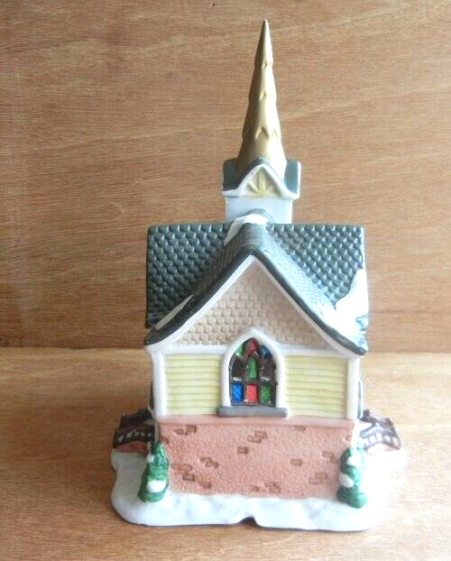 1996 SEASONAL SPECIALTIES CHRISTMAS VILLAGE LIGHTED CHURCH HEARTLAND COLLECTION