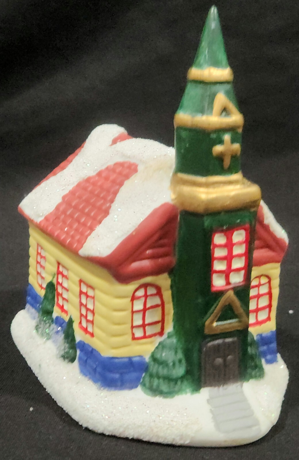 CHURCH CHAPEL small ceramic Christmas Village yellow red green building 5″high