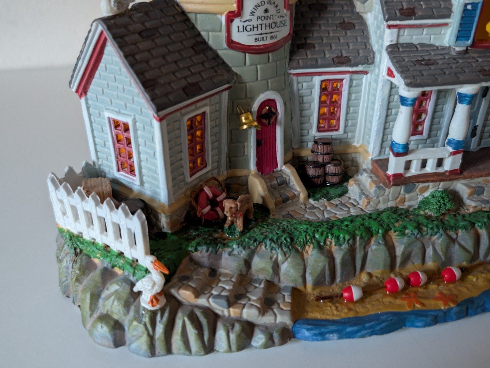 Lemax Village Collection 2009 Windward Point Lighthouse Plymouth Corners #95862
