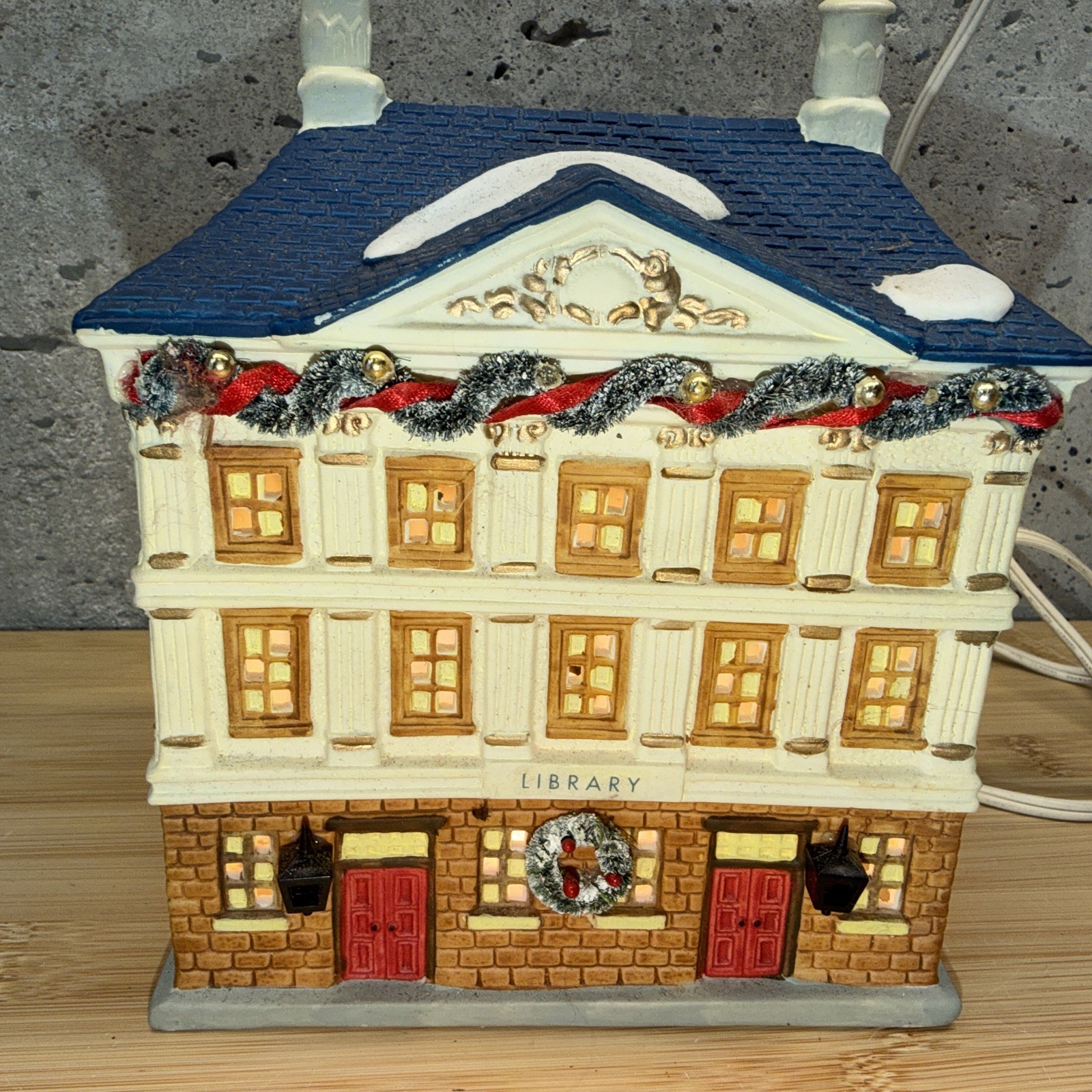DICKENSVILLE Collectables LIBRARY Porcelain Lighted House NOMA VTG 1996