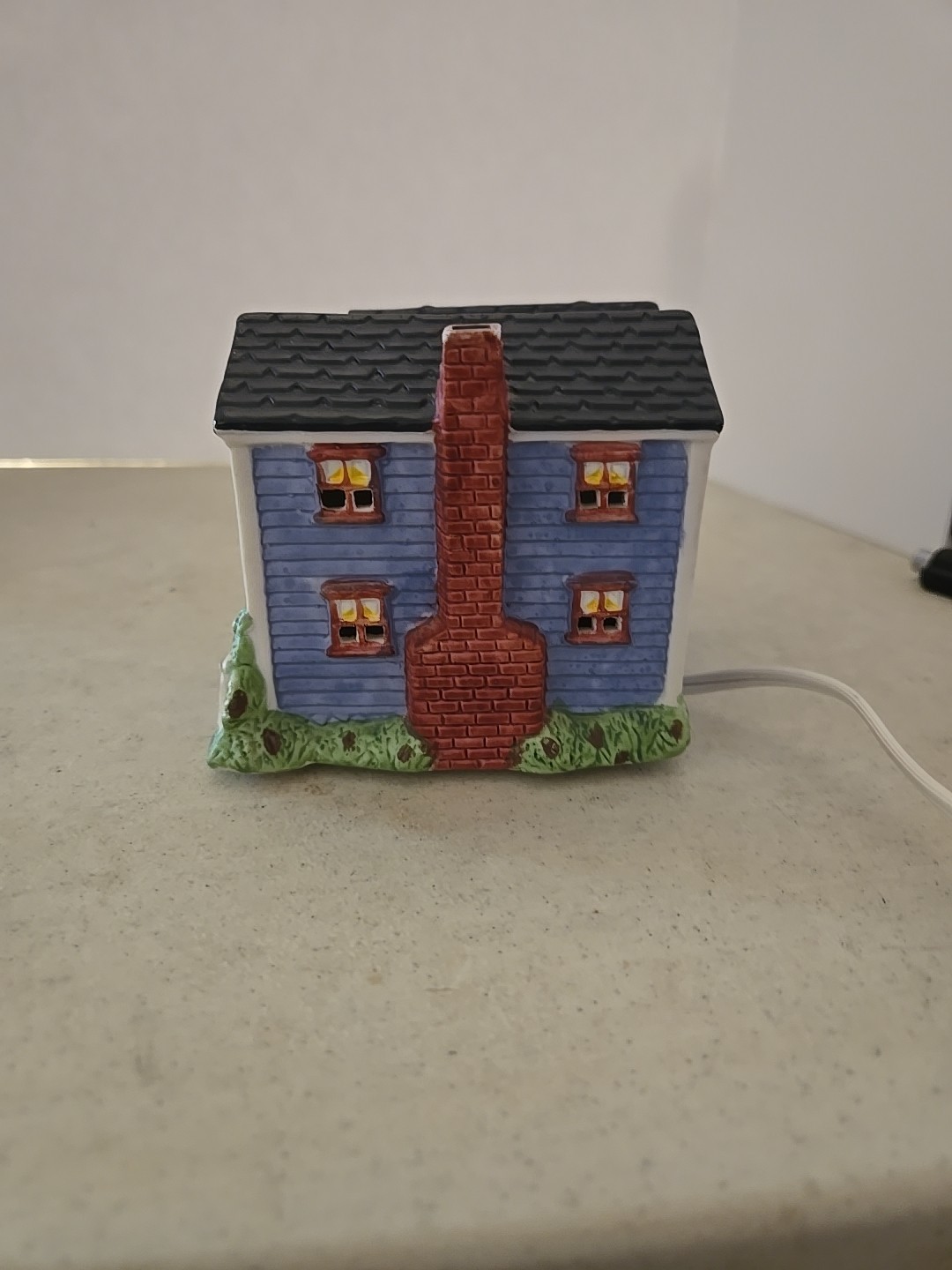 Ceramic Cottage With Light- 3.25 In Tall & 5 In Long. Works!