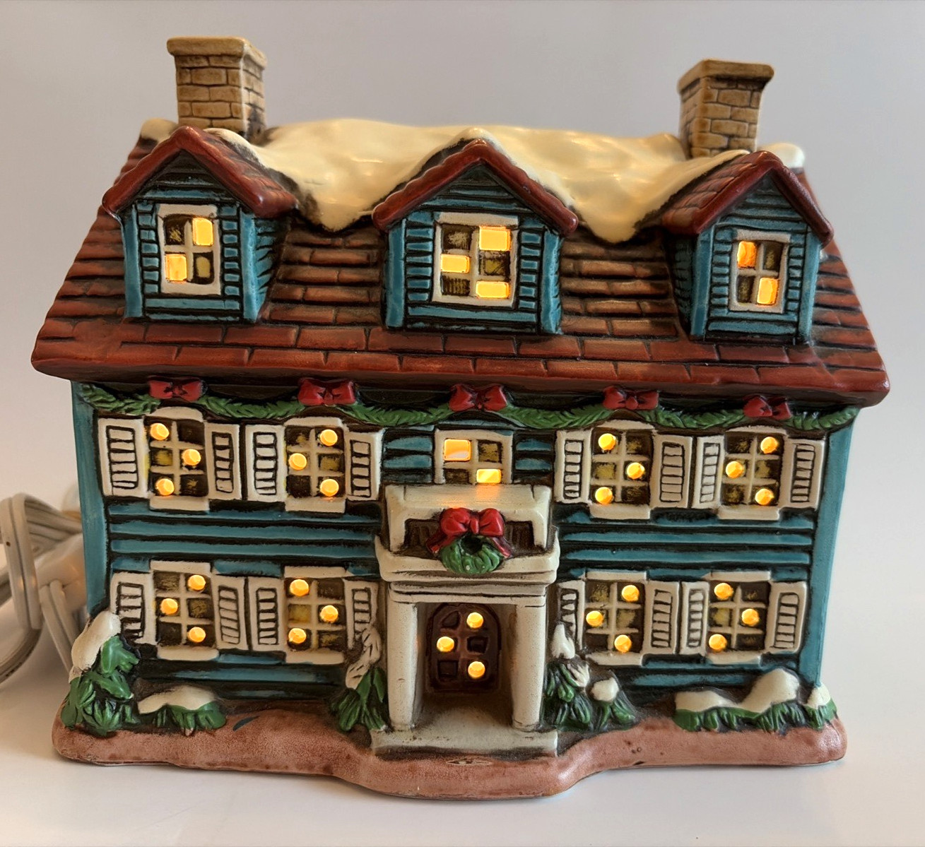 Vintage 1986 Lefton Colonial Village Lighted Christmas 3 Gable House 05824