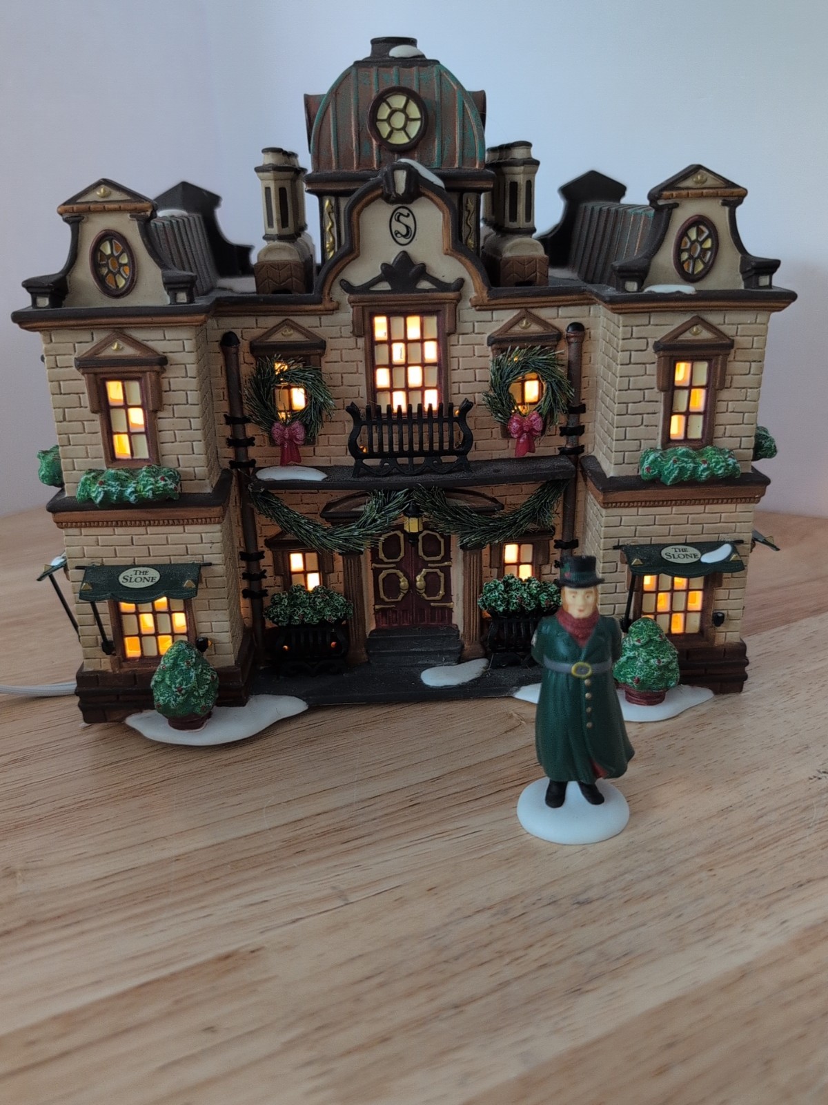 Dept 56 Dickens Village Series The Slone Hotel #58494 Broken Star Incl.Orig Box