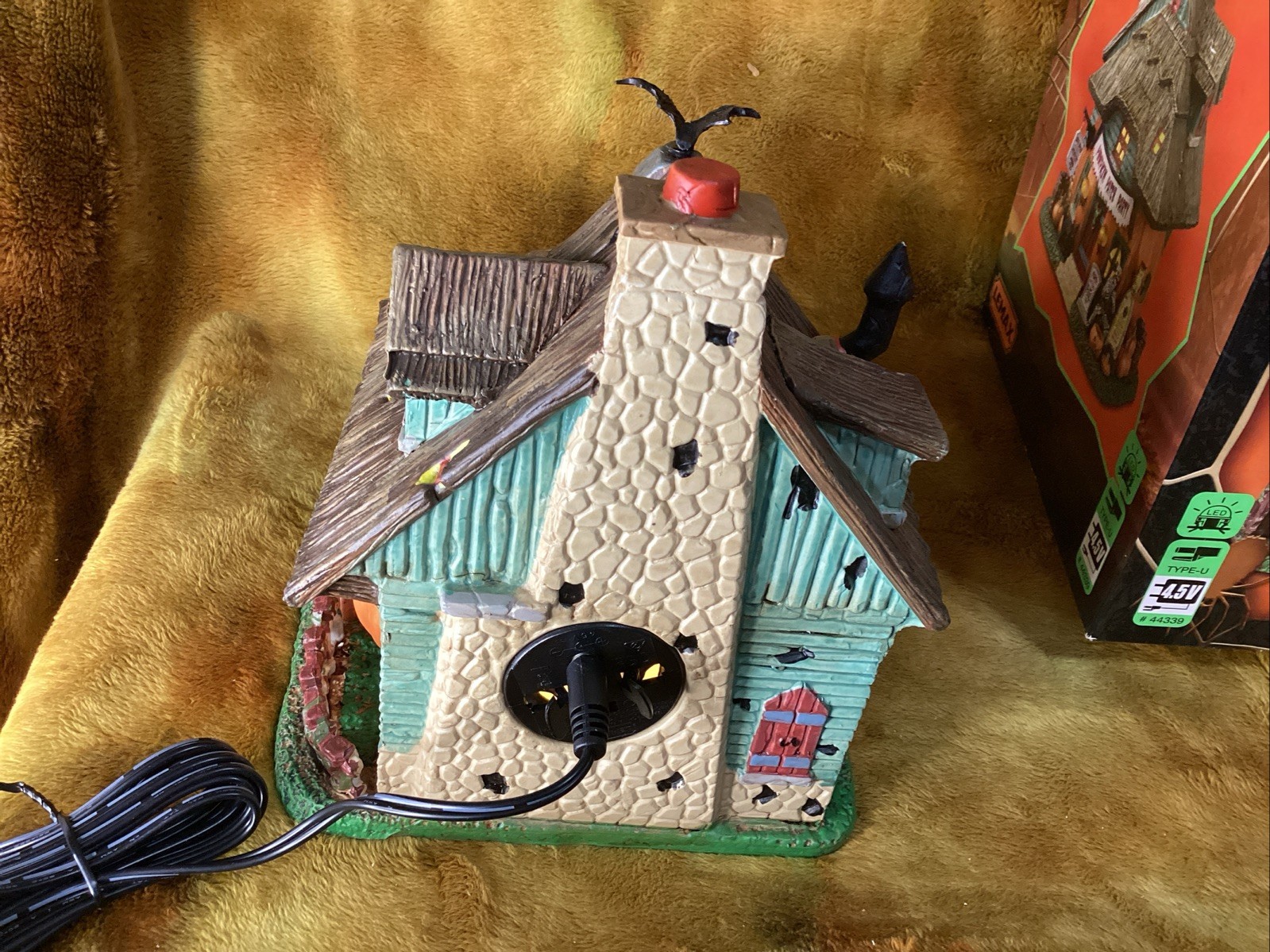 NEW Lemax Spooky Town Pumpkin Patch Party Halloween Village Pumpkin House NIB