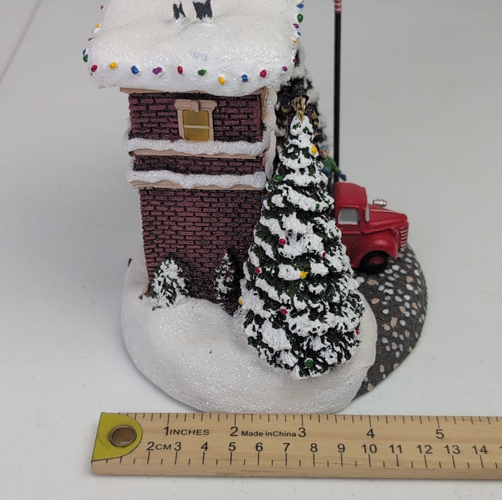 Thomas Kinkade Light Up Christmas Village Fire Station Firemen First Responders