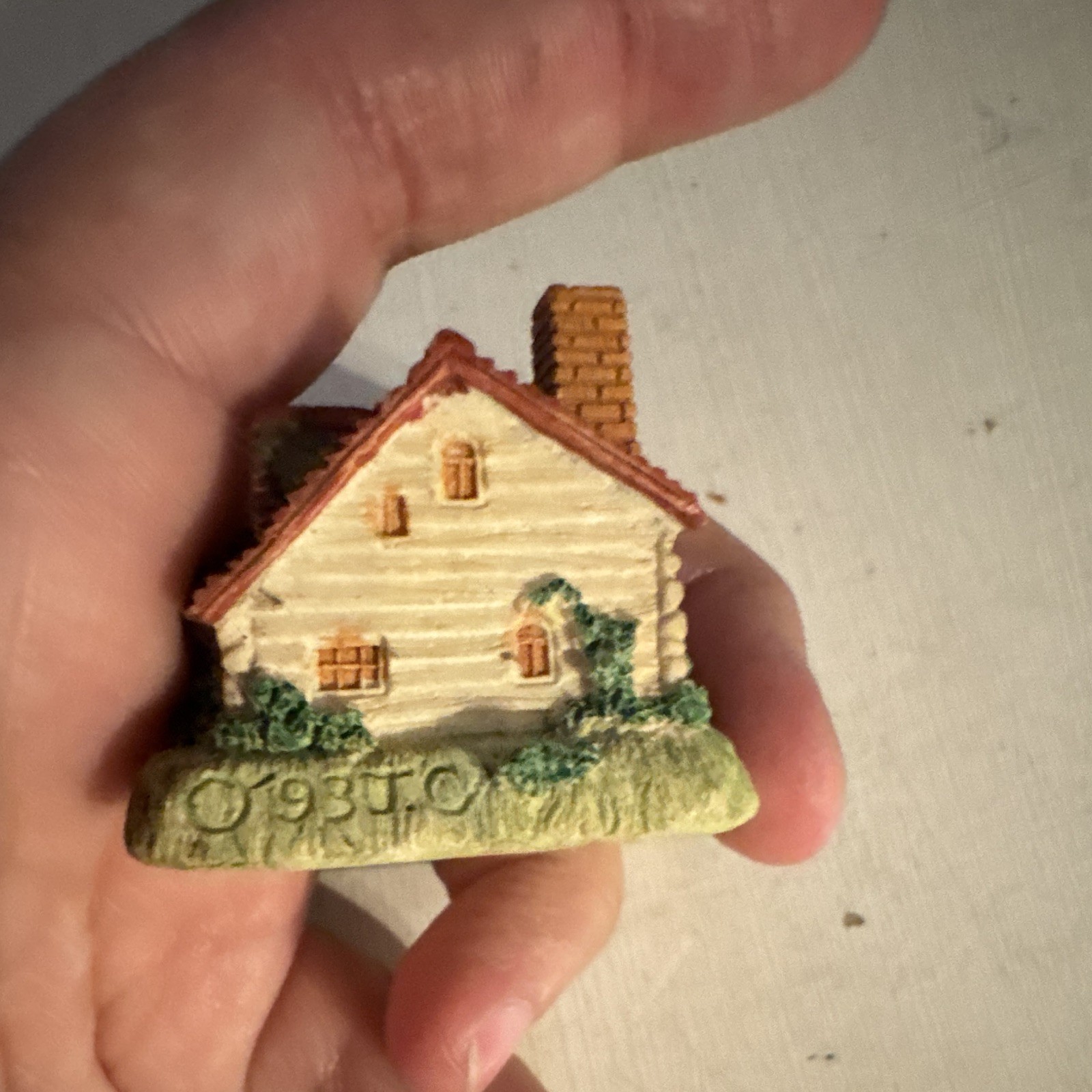 Resin Cottage Village Miniature Houses Multicolor Lot of 2 Small Figurines