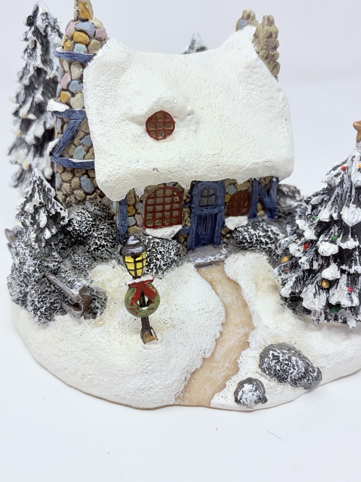 Thomas Kinkade Stonehearth Hutch Light Up Christmas Village House