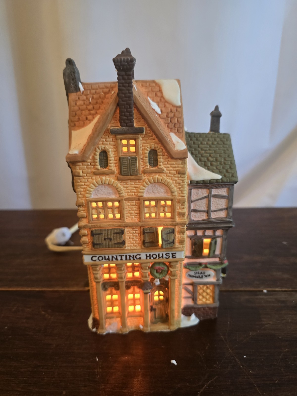 Department 56 “Dickens Lane Series” County House Christmas 1986 Hand Painted