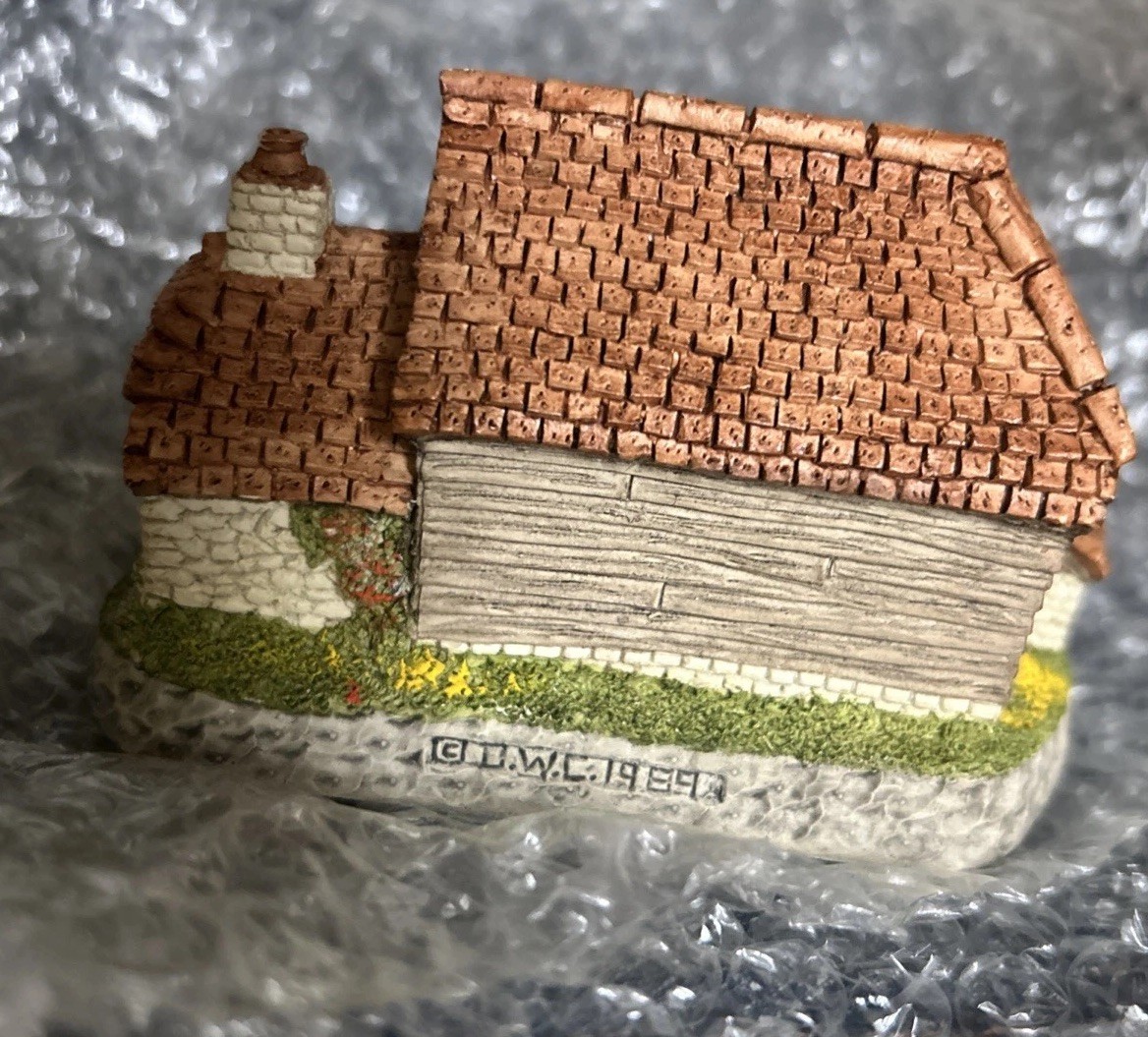 David Winter Cottages British Traditions October Harvest Barn Box COA Fairy