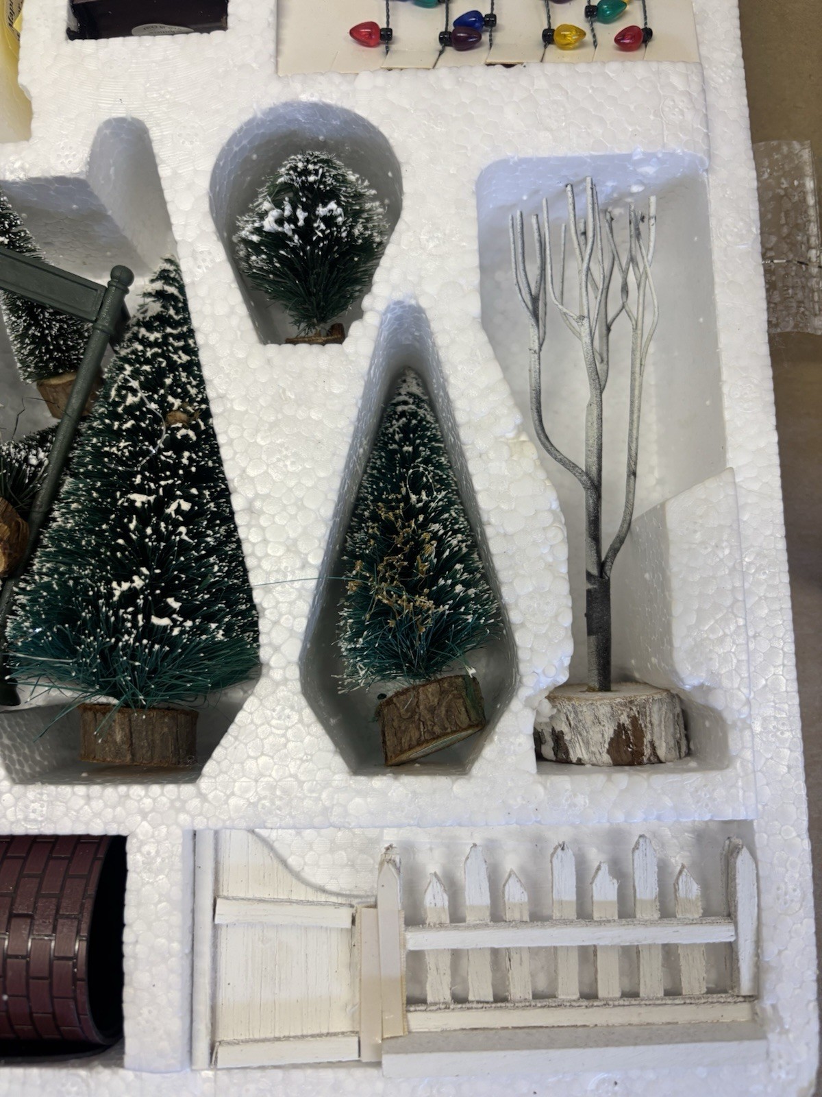 Lemax Christmas Village Figurines Accessories Decor Lot of 29 Pieces EUC