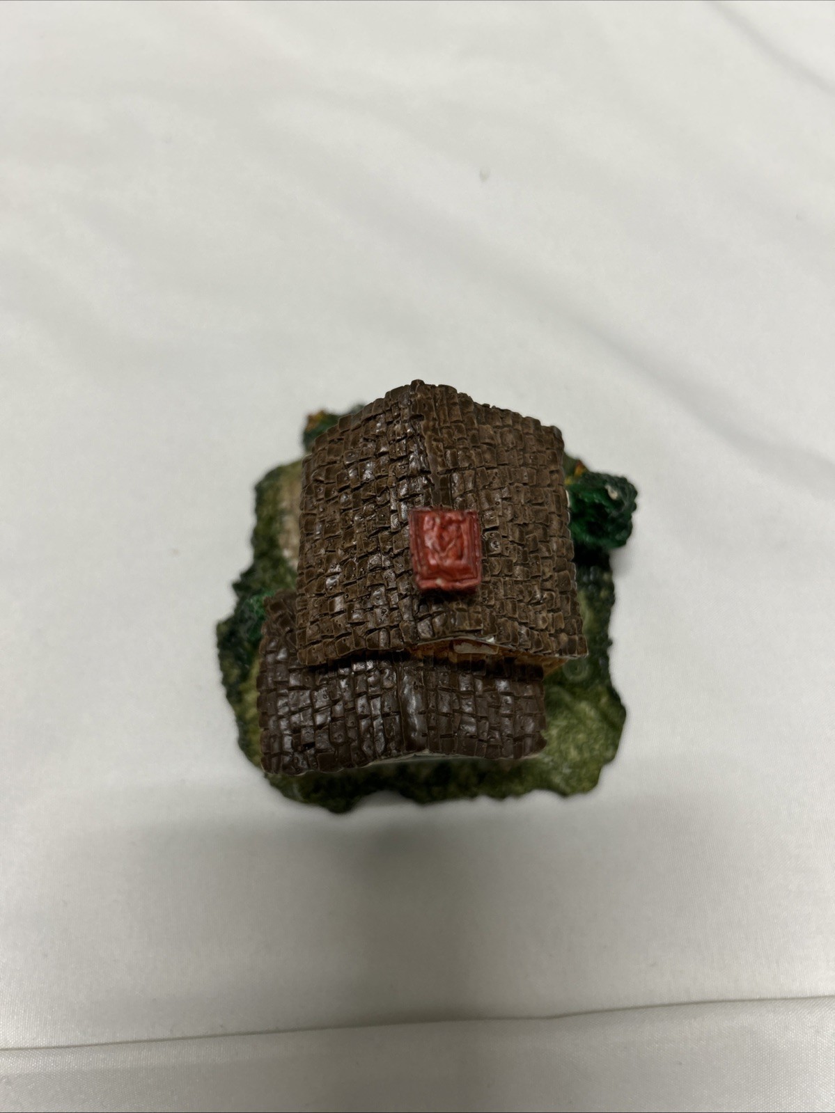 Dept 56 New England Village Miniature Cold Cast Porcelain Cozy East Cottage