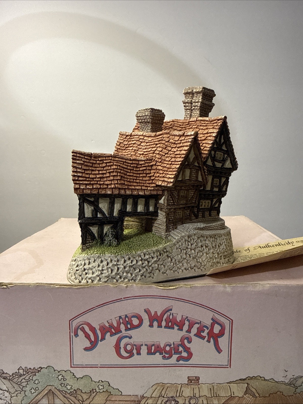 Vintage 1981 David Winter STRATFORD HOUSE Cottage W/ Original Box!