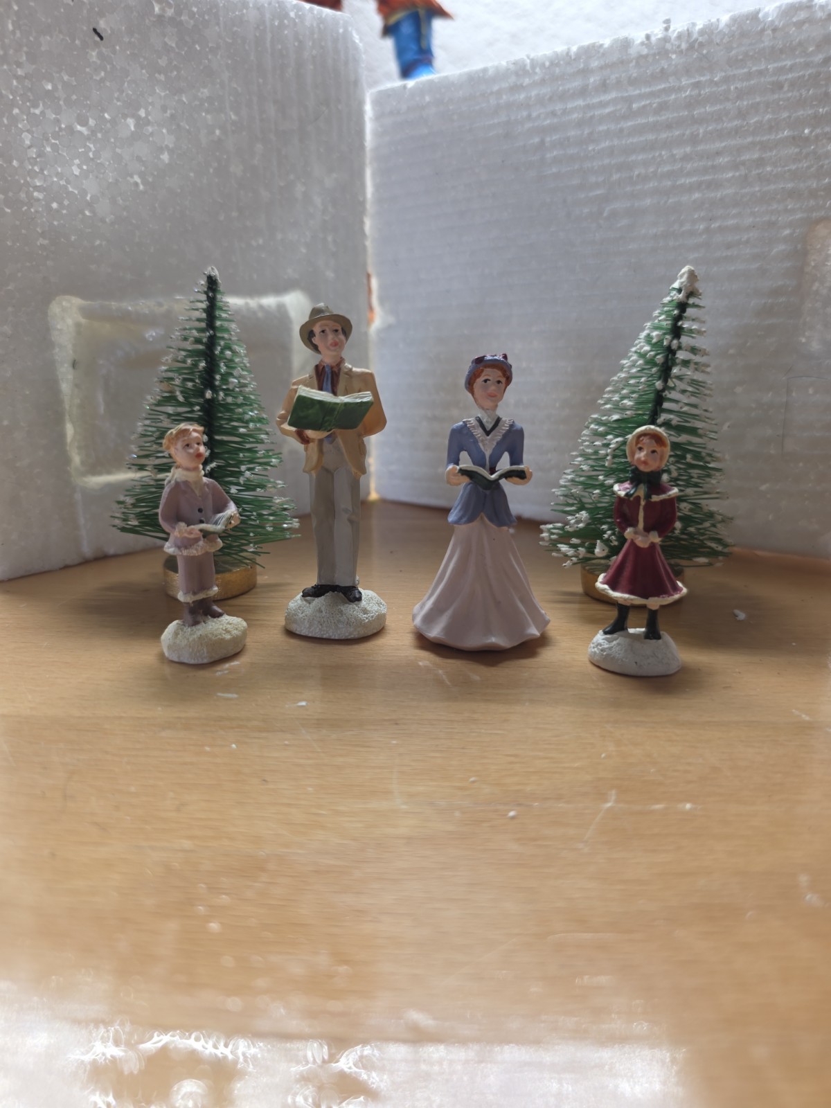 Avon Holiday Treasures Gazebo Accessory Kit The Smith’s Christmas Figurines