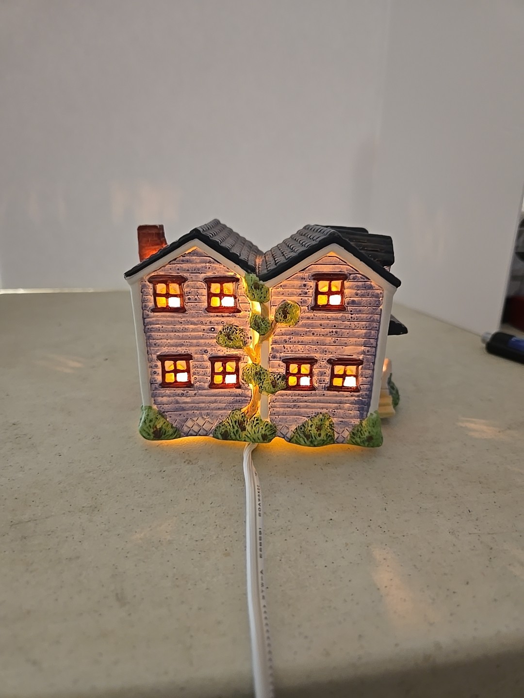 Ceramic Cottage With Light- 3.25 In Tall & 5 In Long. Works!