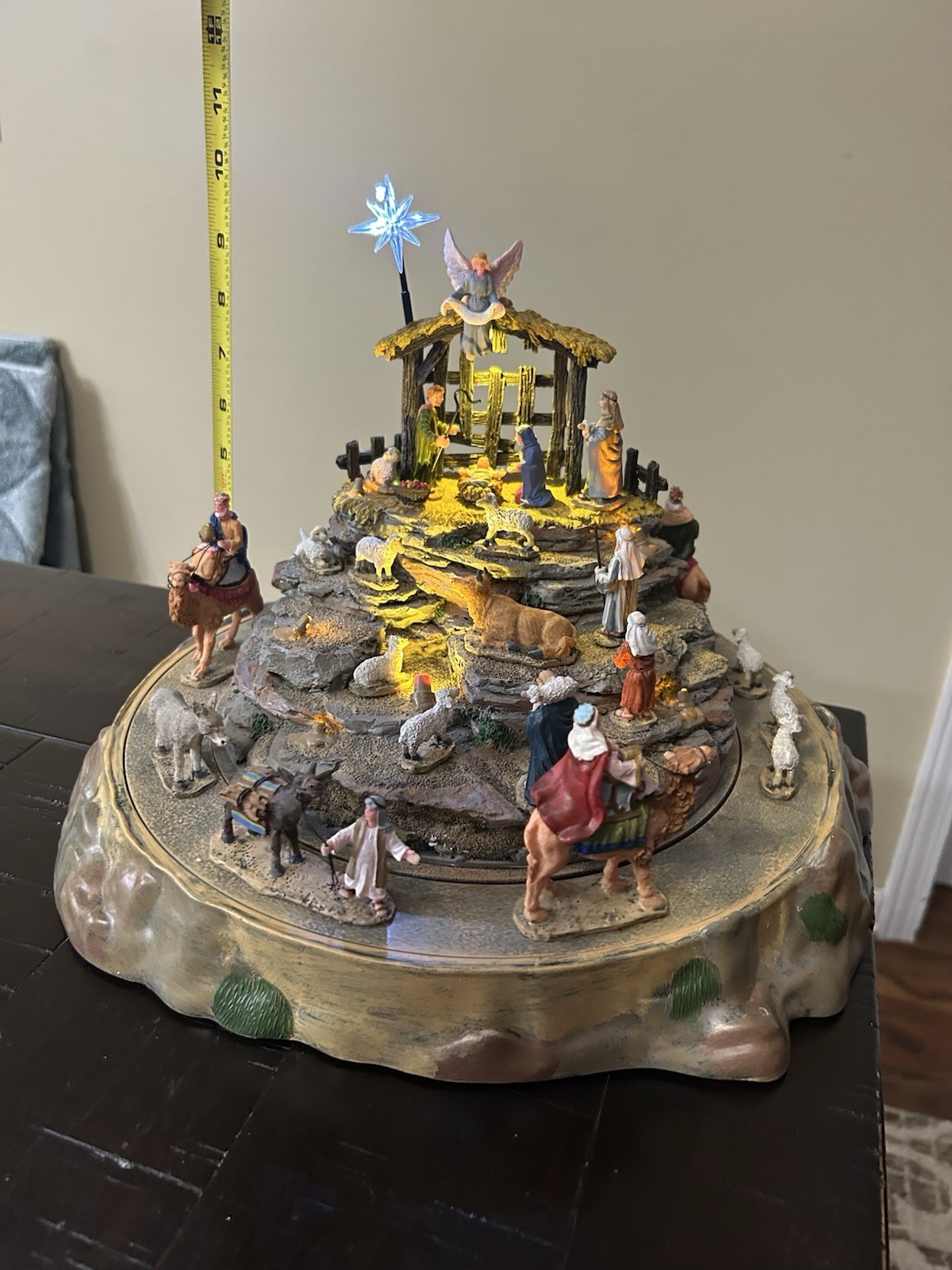 LEMAX Carole Towne Collection Animated Nativity Scene Lights Motion Sound