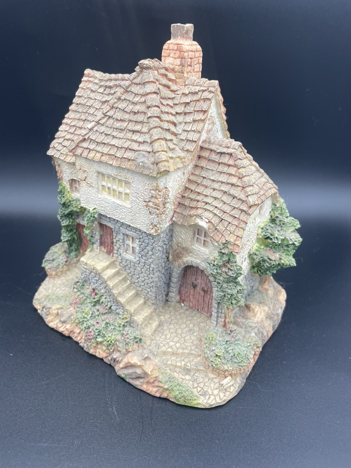 Vintage ‘Lilliput Lane Style’ Resin Cottage – Appx. 6”x 6” –