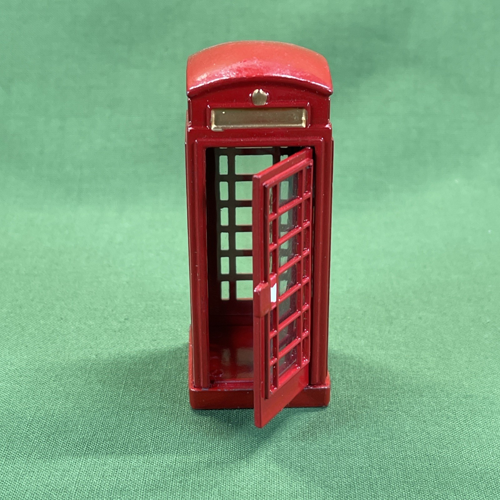 Lemax 44176 3″ Tall Red British Style Telephone Booth Accessory
