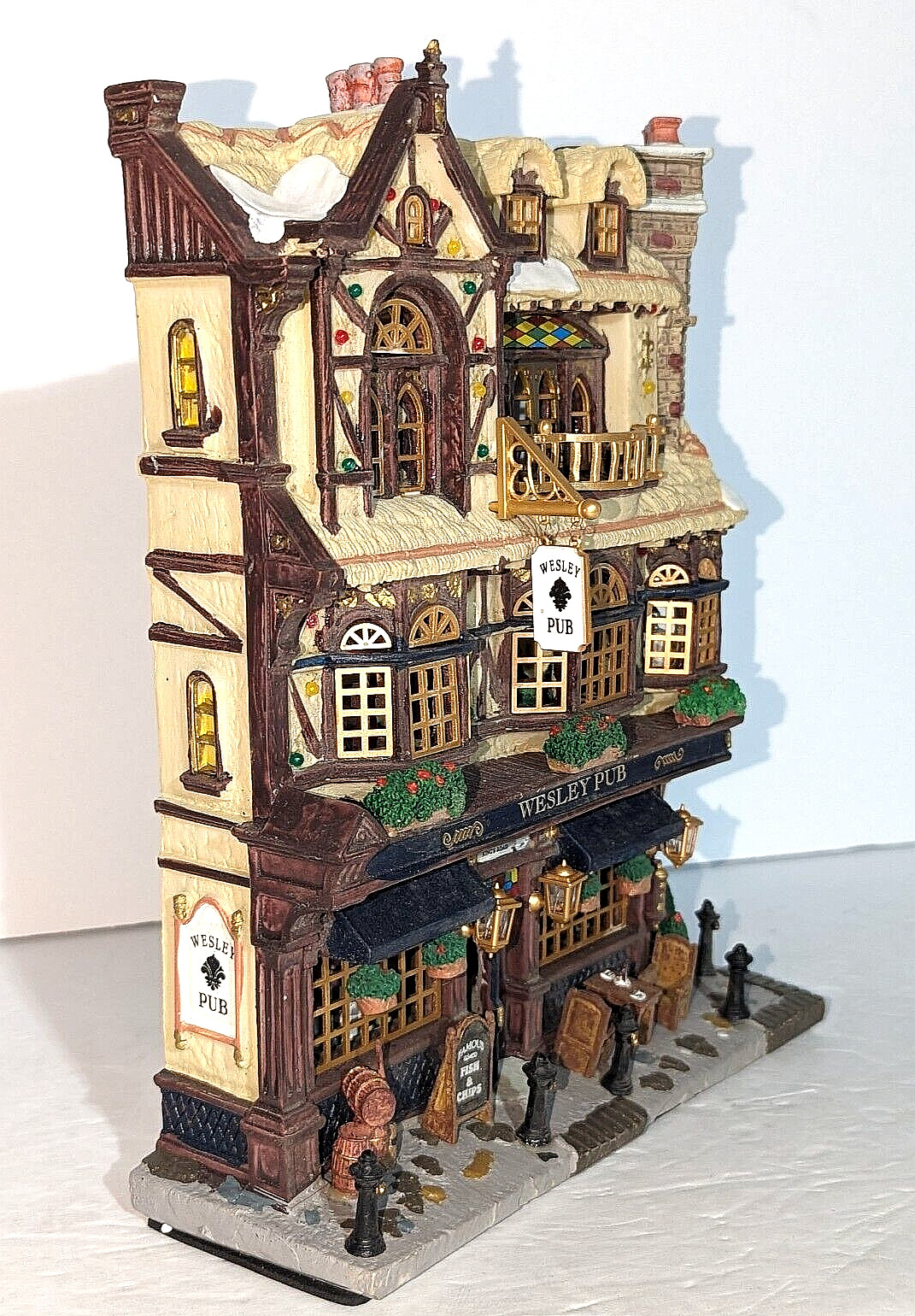 Lemax Essex Street Facade WESLEY PUB BAR Wall Hanging Free Standing Christmas