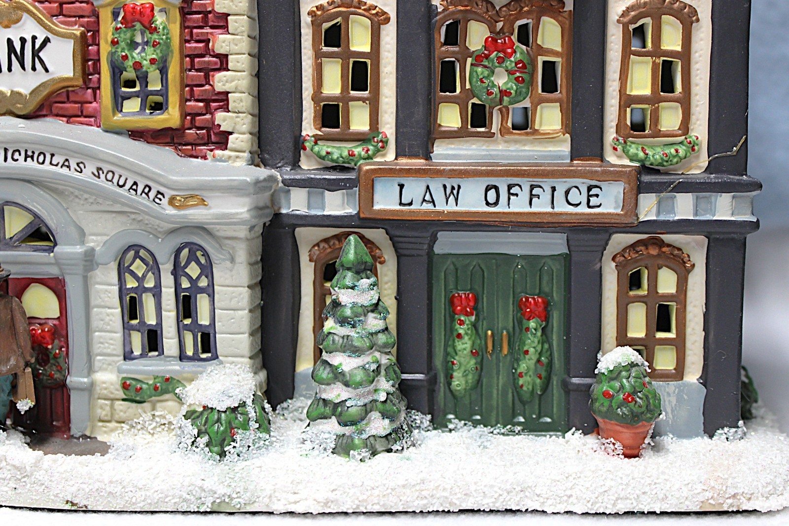 St. Nicholas Square Christmas Village Downtown Businesses Light W/ Box MINT Cond