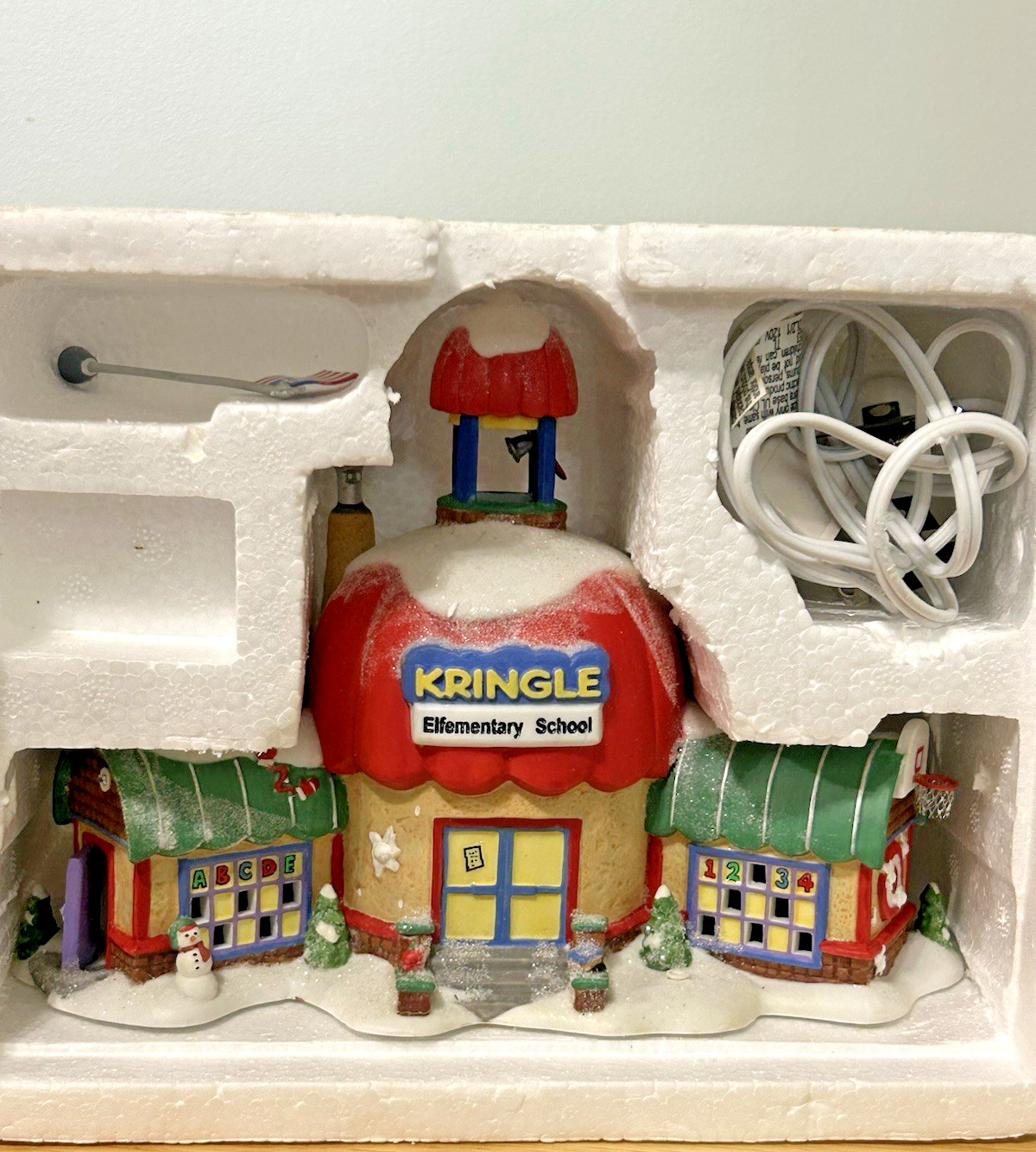 Department 56 North Pole Series Kringle Elementary School Village 2002