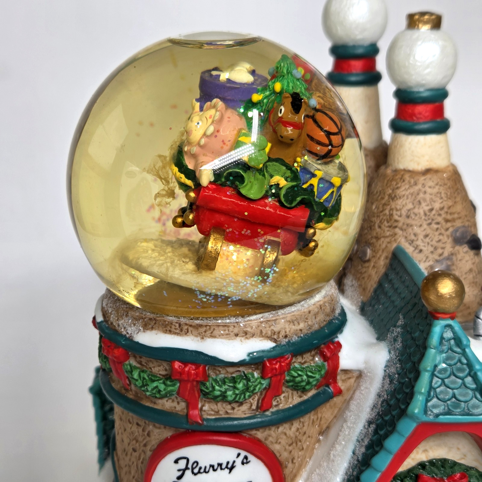 Dept 56 North Pole Series Flurry’s Snowglobe Maker Christmas Village 56763 Box