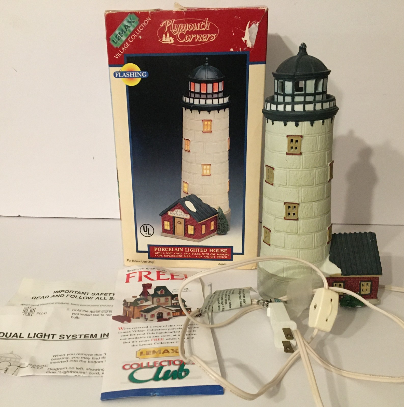 Lemax Plymouth Corners Olde Portsmouth Flashing Lighthouse w/Box Works