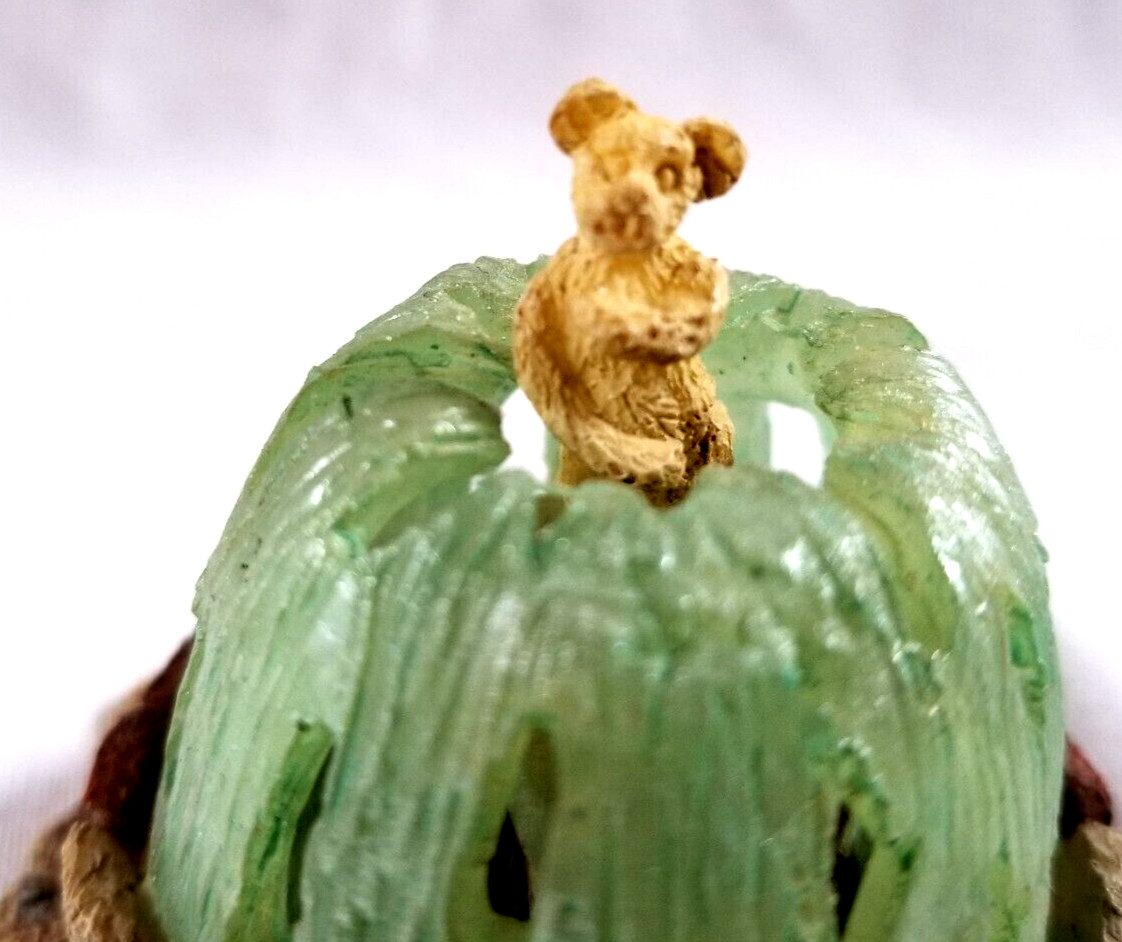 The Boyds Town Fountain 2001 Boyds Bear Town Village Figurine 2.5″ x 2.25″