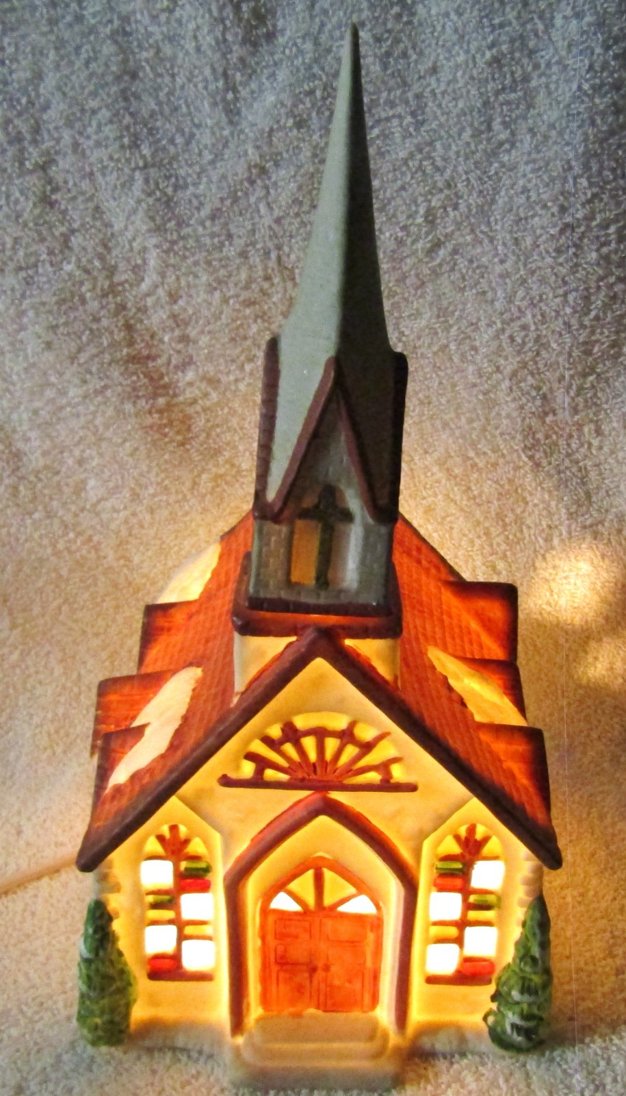 Vintage 1989 Rex & Lee Lighted Porcelain Christmas Church.
