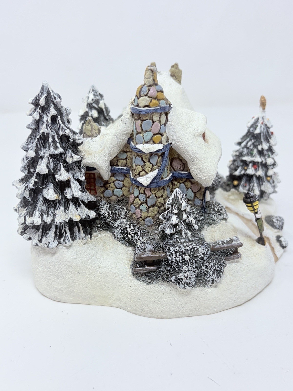 Thomas Kinkade Stonehearth Hutch Light Up Christmas Village House