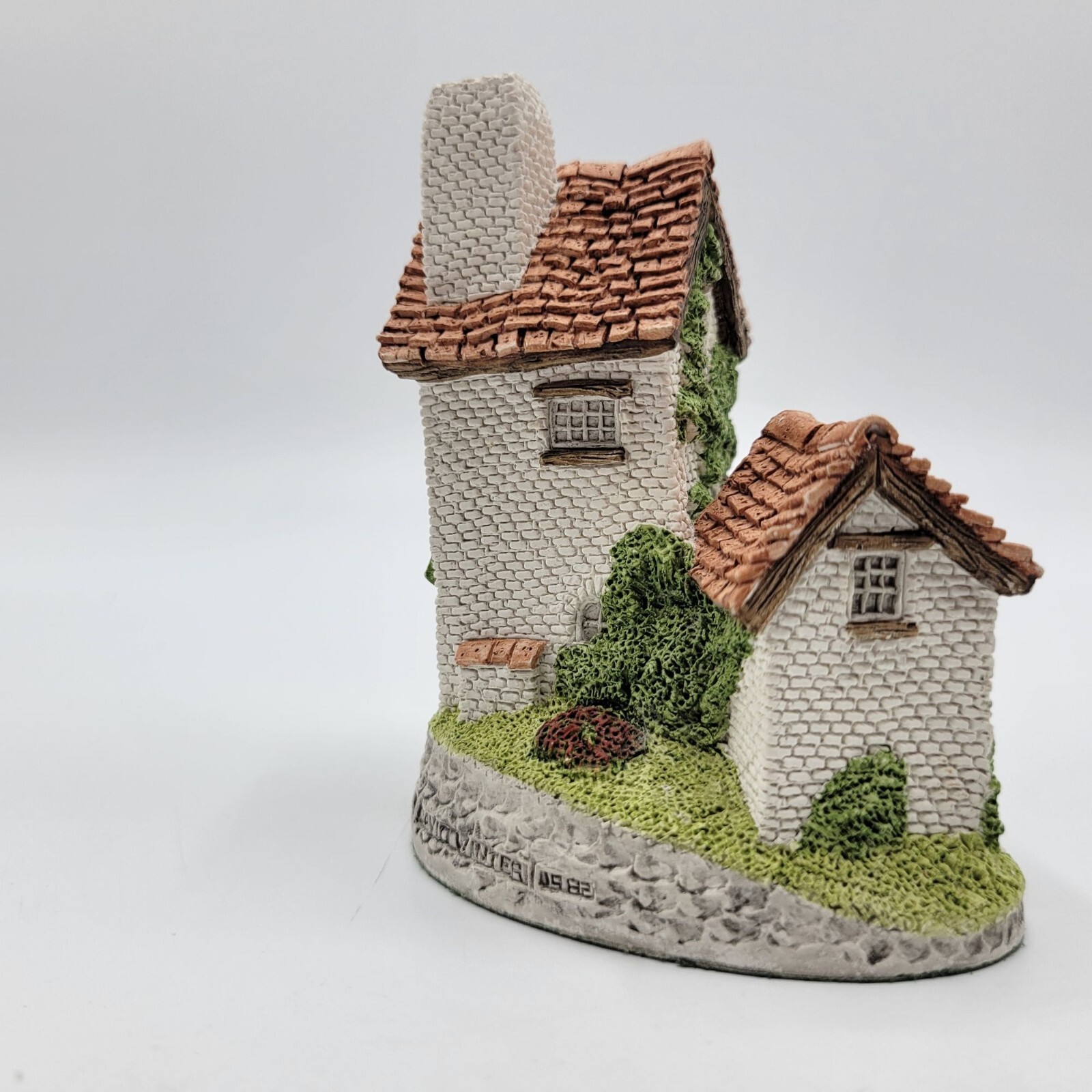 Vintage David Winter Cottages 1982 Handmade Ivy Cottage Collectible Figurine