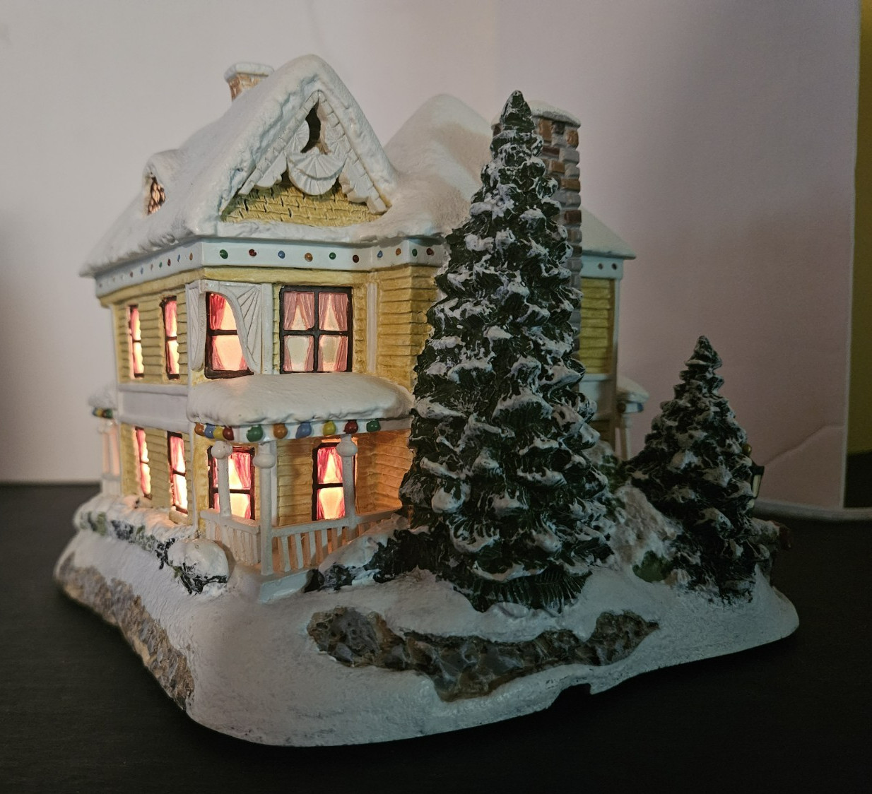Thomas Kinkade Hawthorne Christmas Village “Victorian Homeland” Sculpture #I2323