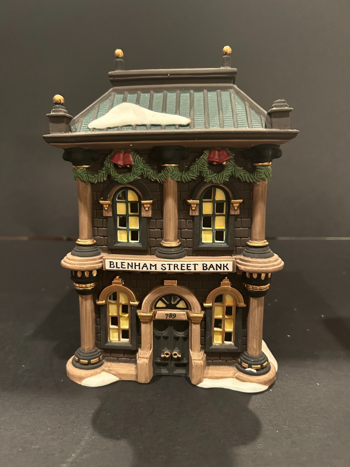 Dept 56 BLENHAM STREET BANK Dickens Village Collection retired in 1998 #58330