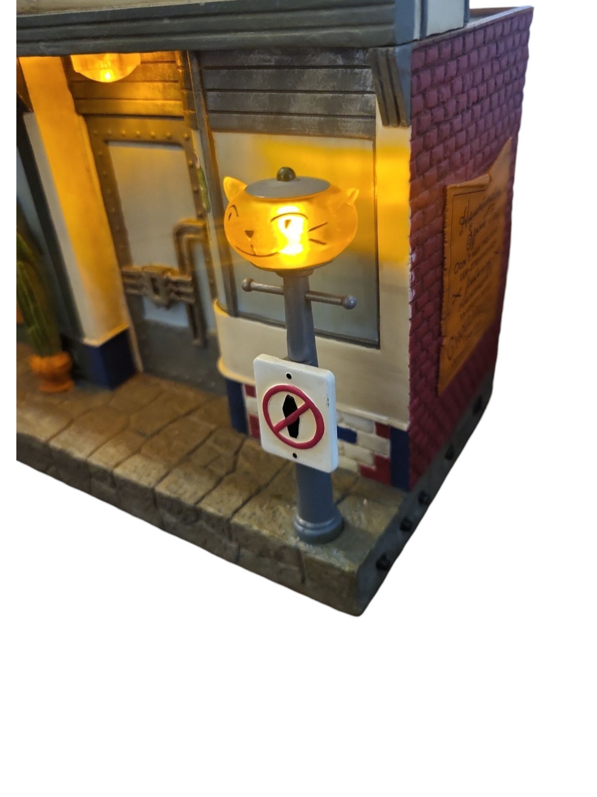 Hallmark Halloween Hauntington Collection Deadwood Street Shops Lights & Sounds