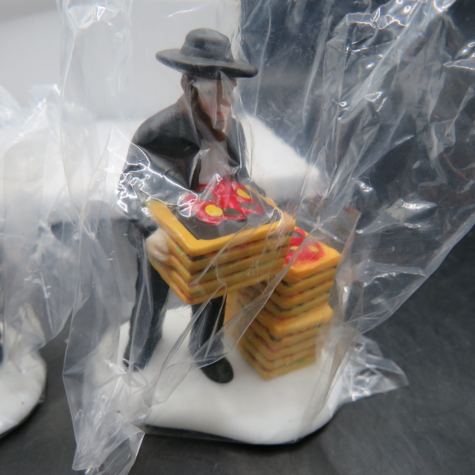 Department 56 “Amish Family” Heritage Village Set of 3 figures Apples