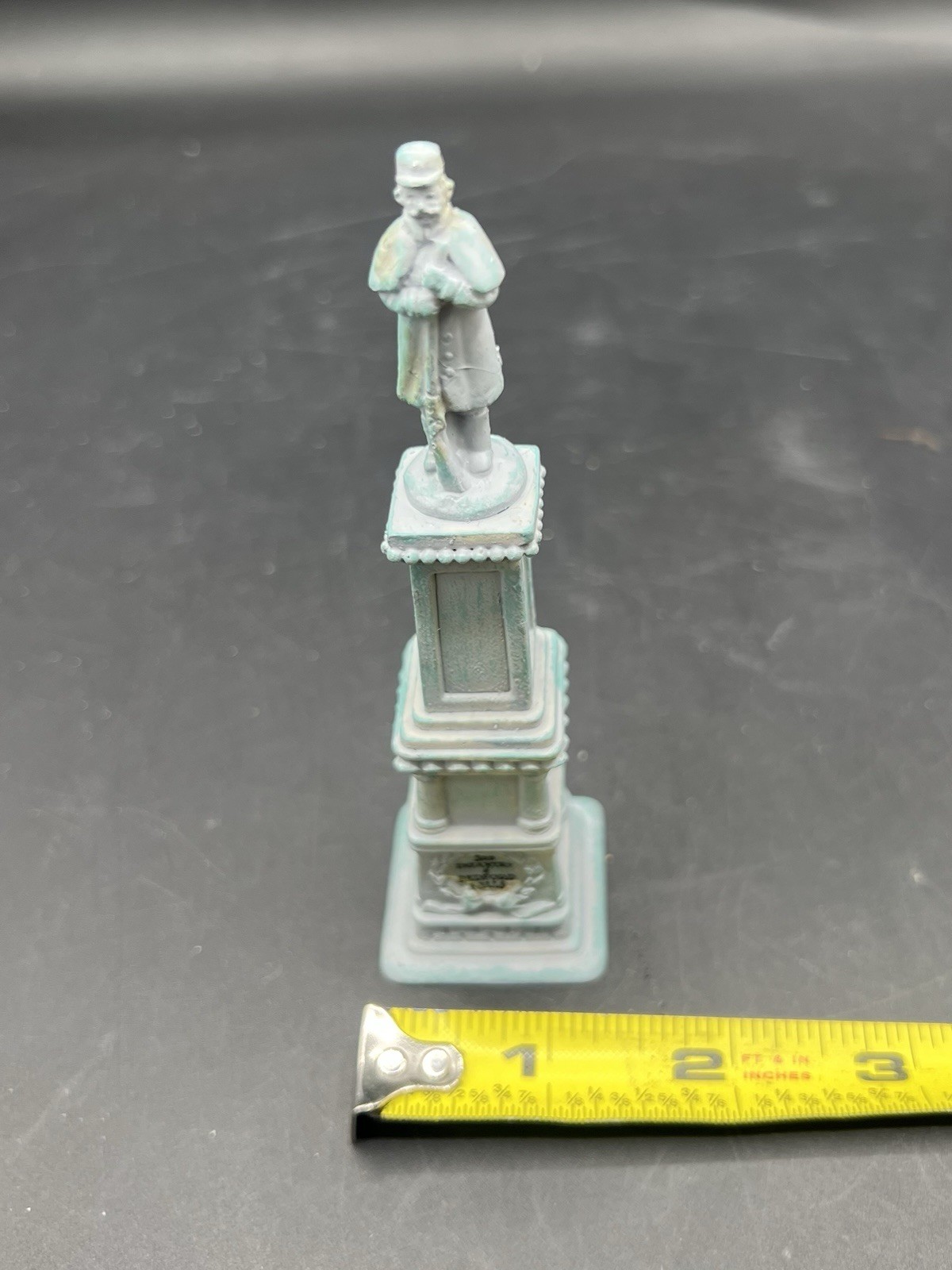 “IT’S A WONDERFUL LIFE” “3RD INFANTRY OF BEDFORD FALLS” RESIN MONUMENT TAIWAN