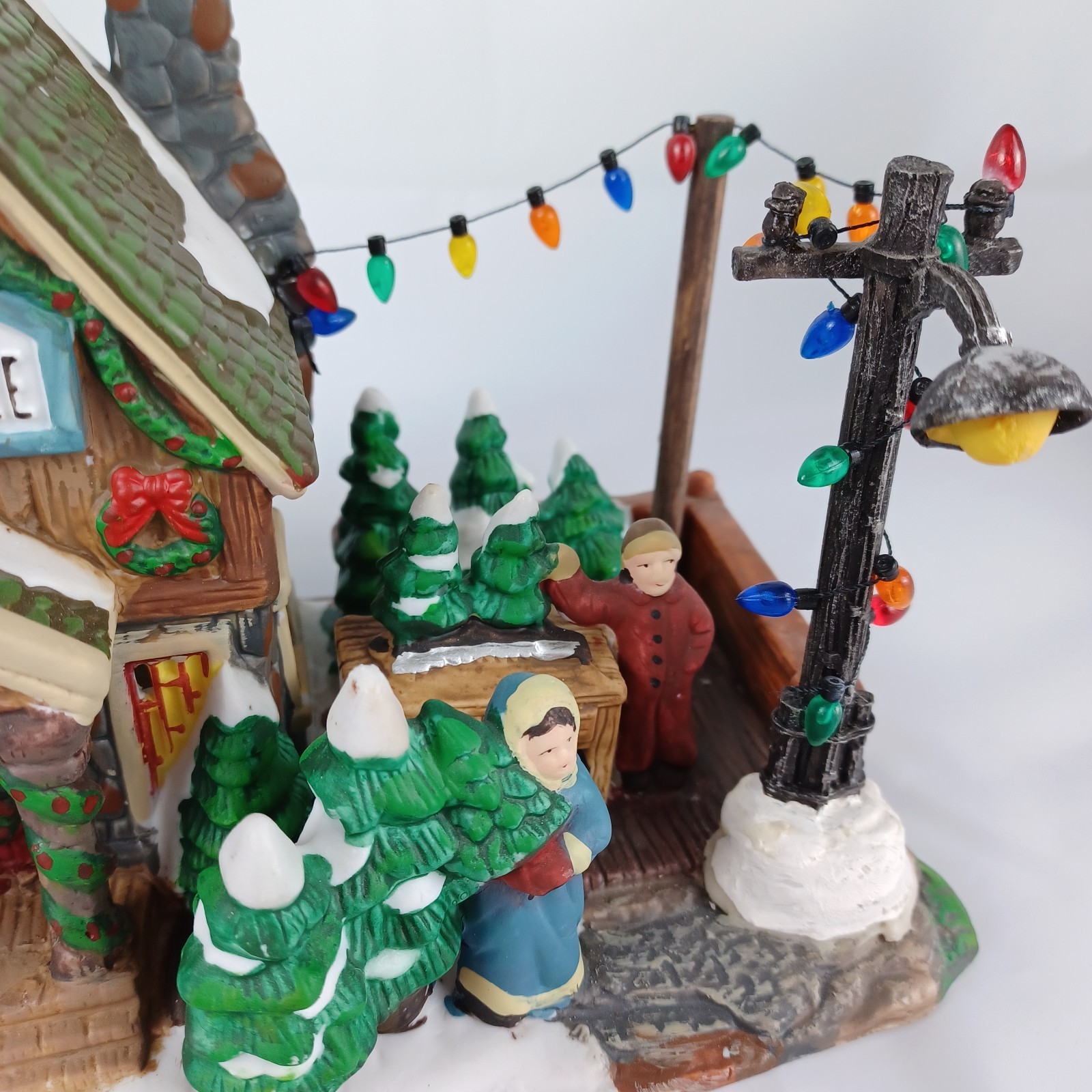 Victorian village collectibles 2001 Christmas Village Tree Seller Farm Stand