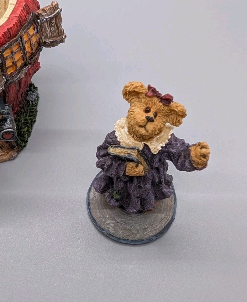 Boyds Bears Route 33 1/3 “Miss Macintosh’s School of Thought” #19904 Apple Teach
