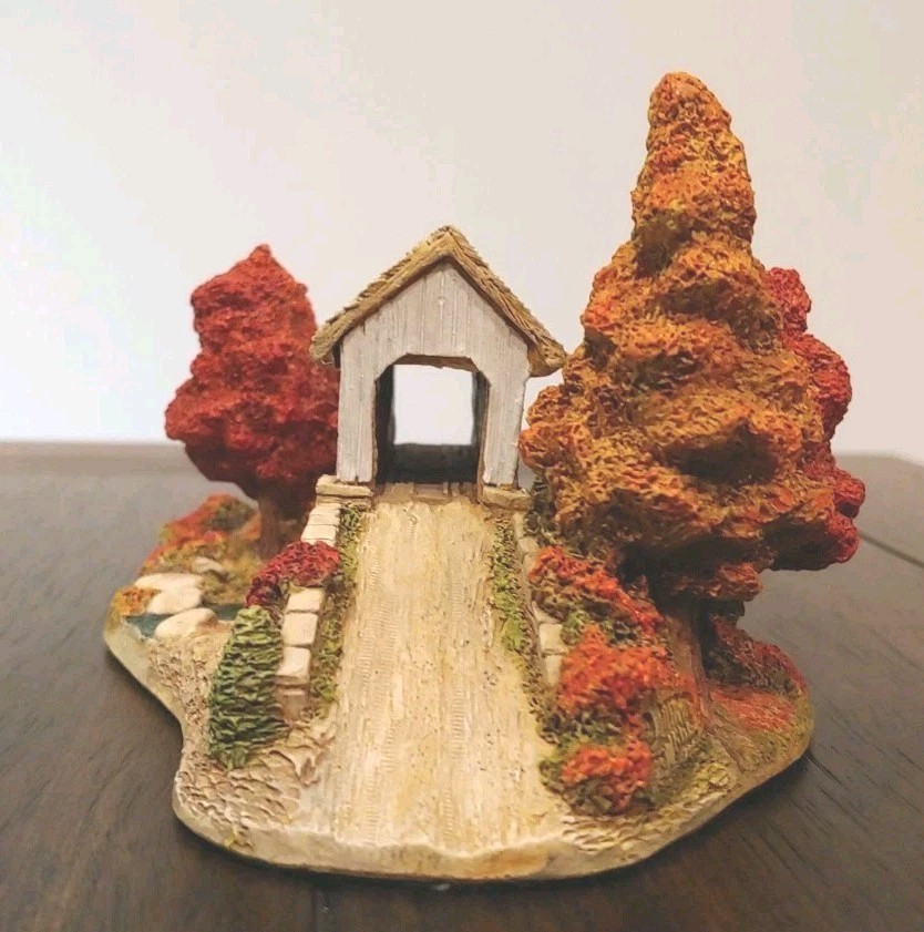 Lilliput Lane Covered Memories The American Landmarks Collection Mint Condition