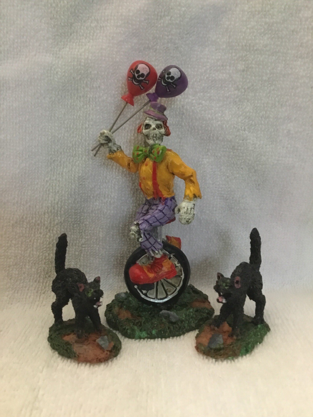 LEMAX Spooky Town Ghoul Clown Set Of 3 02765