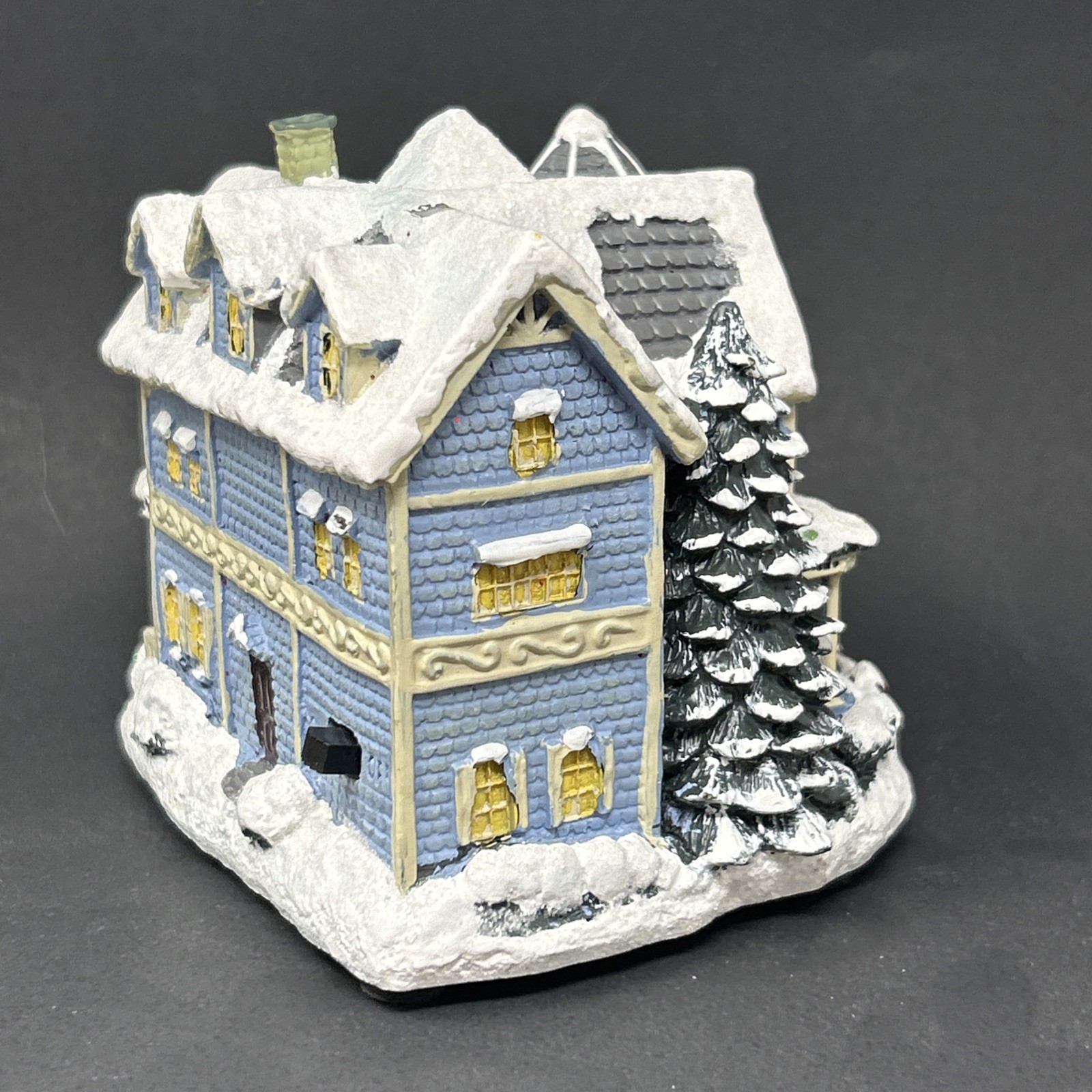 Hawthorne Village Thomas Kinkade Christmas Collection Bed and Breakfast W/Light