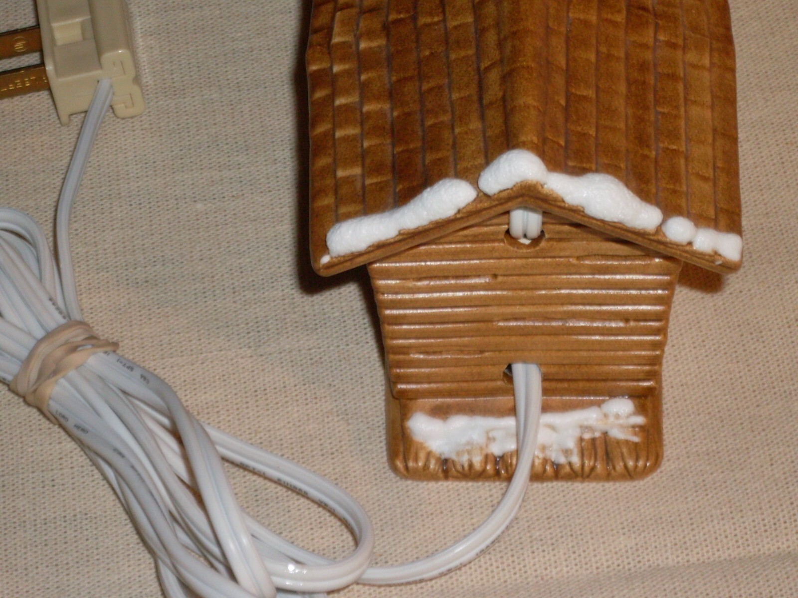 Ceramic Village Log Cabin & Corn Crib. Byron Molds . Seasonal or permanent.