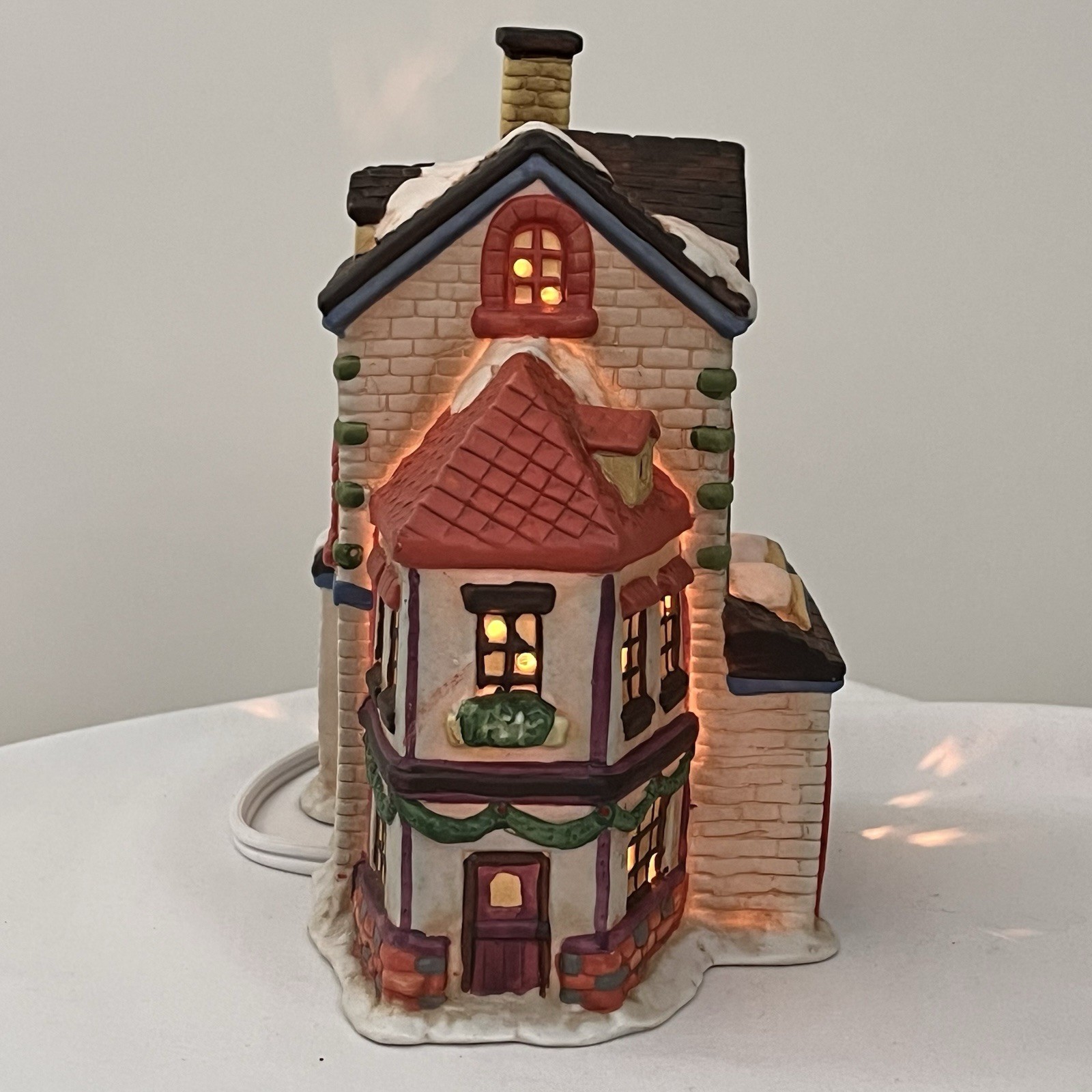 Vintage Christmas Village Lighted House “Antique Shop” With New Light Cord