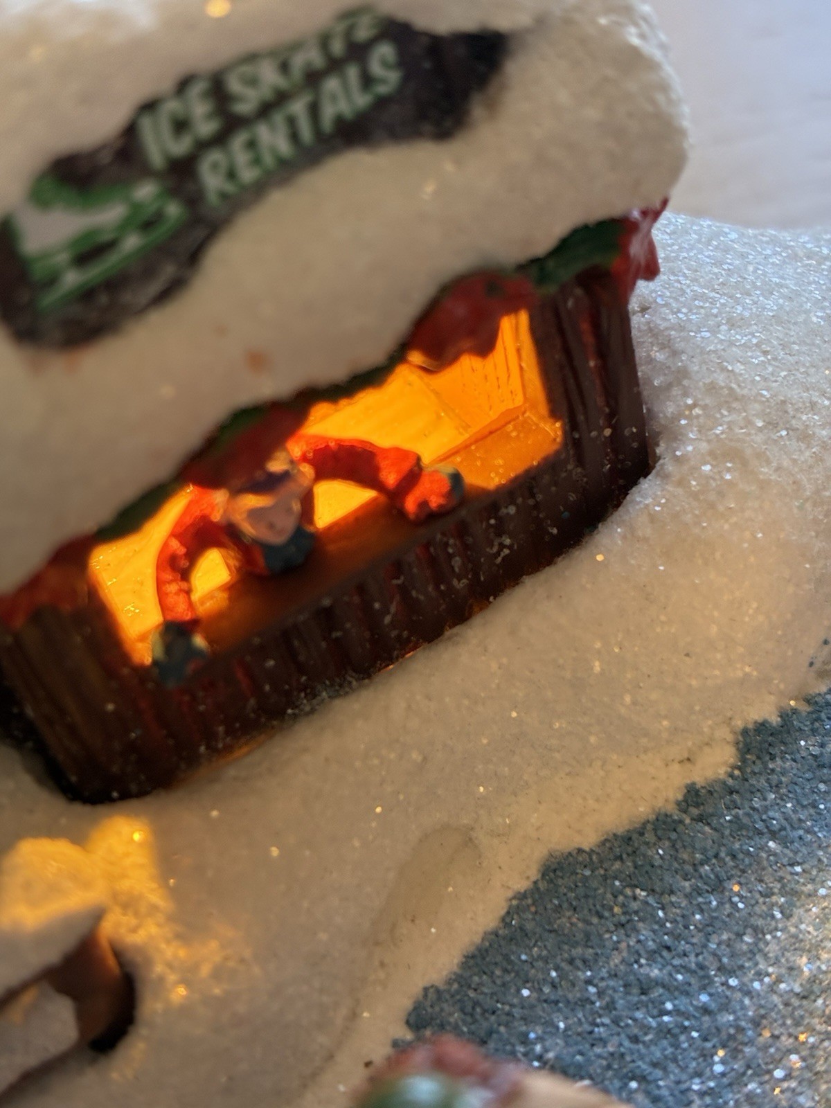 Thomas Kinkade Lighted Christmas Village Ice Skaters Winter Snow What Fun 2024