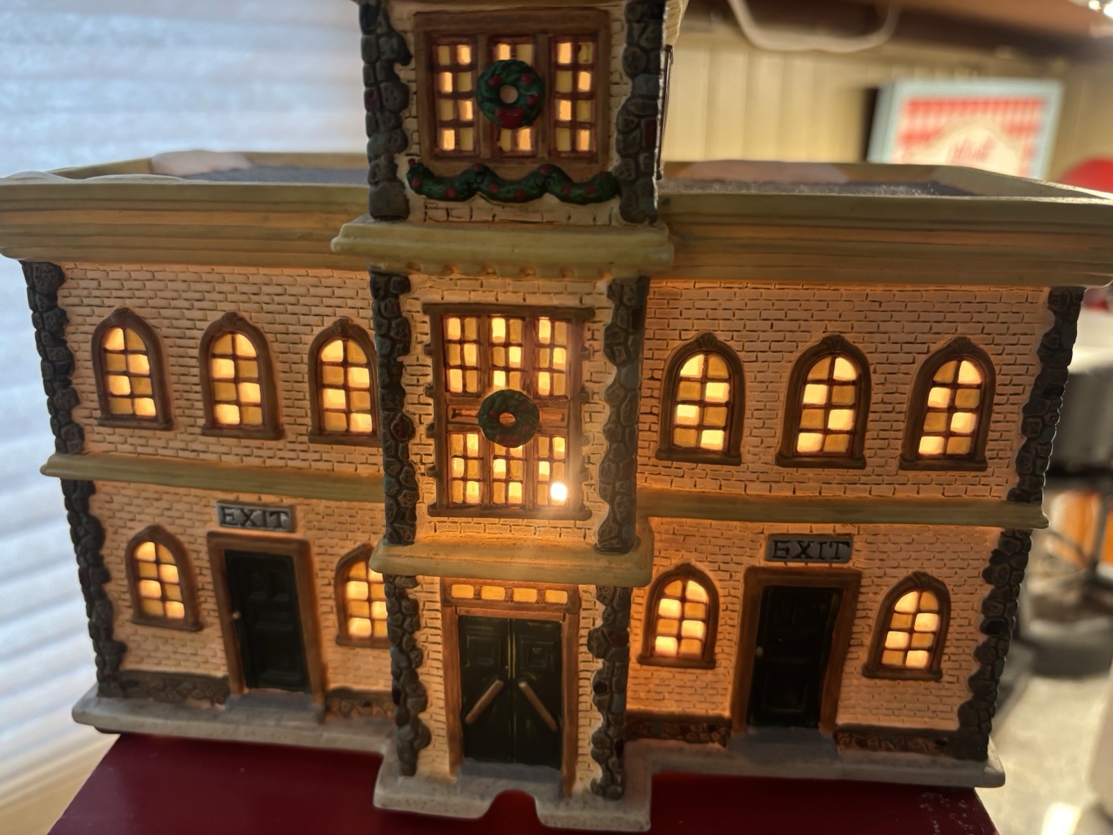St Nicholas Square Village Collection “High School” Lighted Building EUC