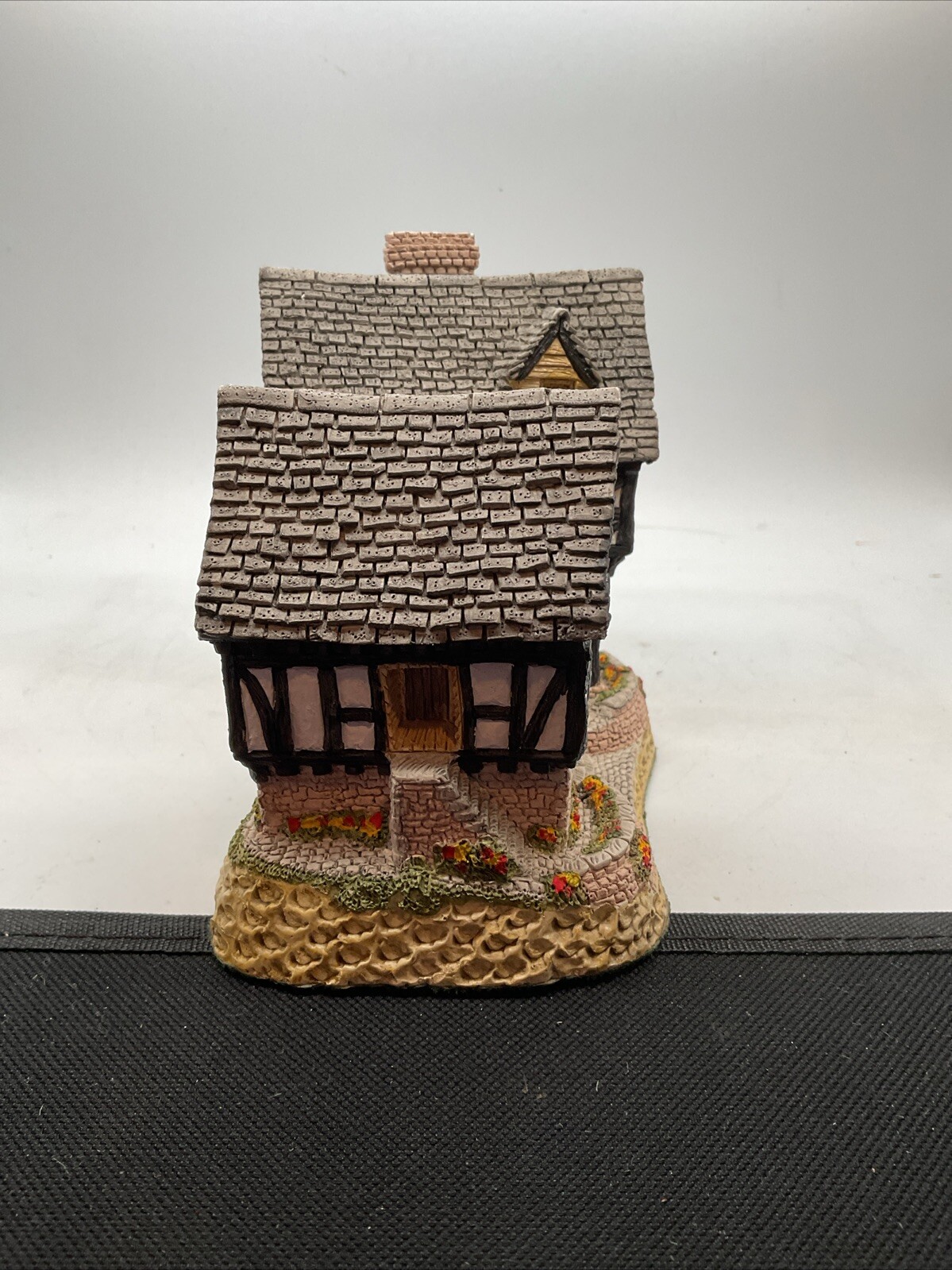 Tudor Manor House – 1981 David Winter Cottages – Includes Box & COA